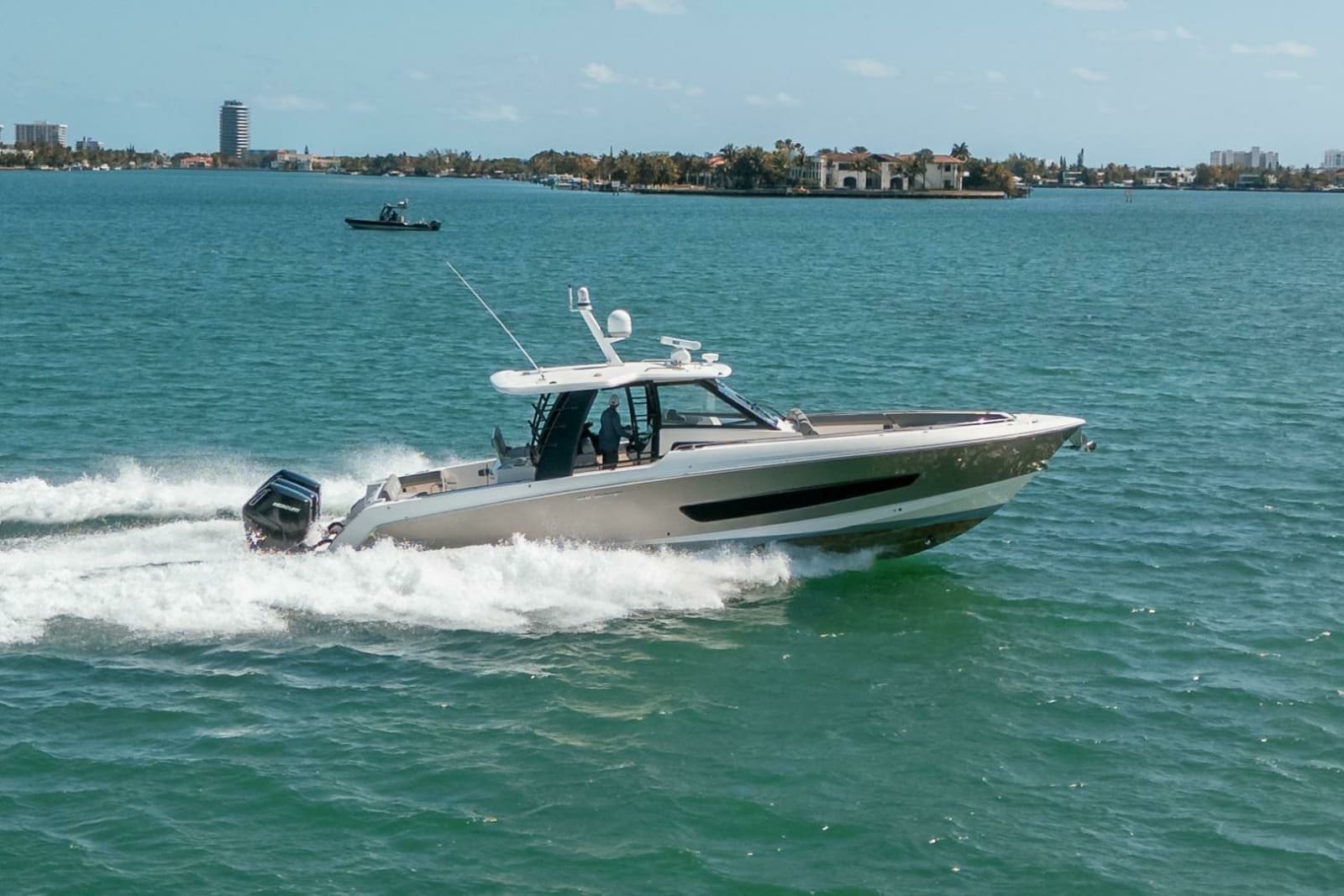 2023 Boston Whaler 420 Outrage - Photo 37
