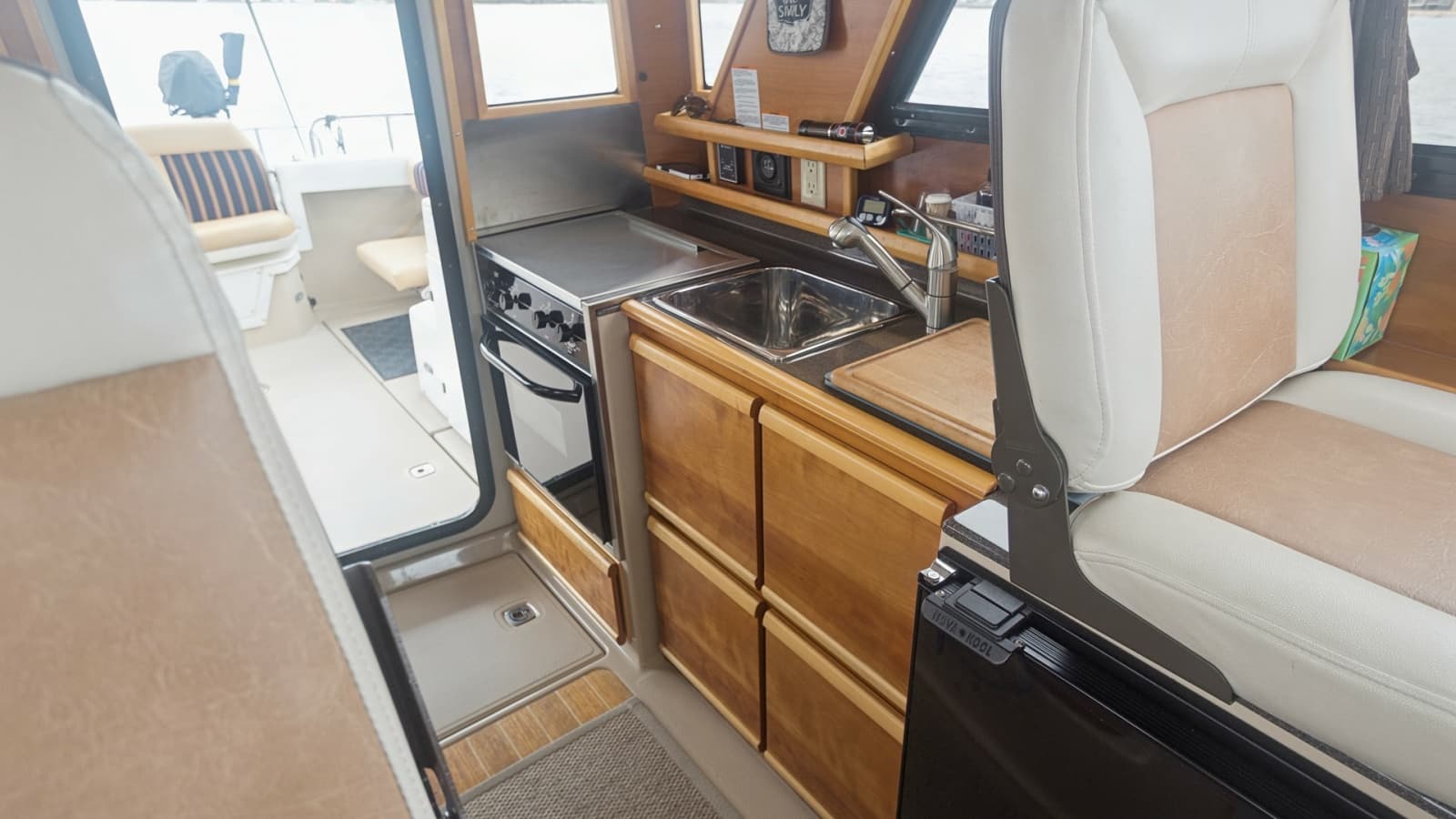 2014 Cutwater 28 Downeast - Photo 3
