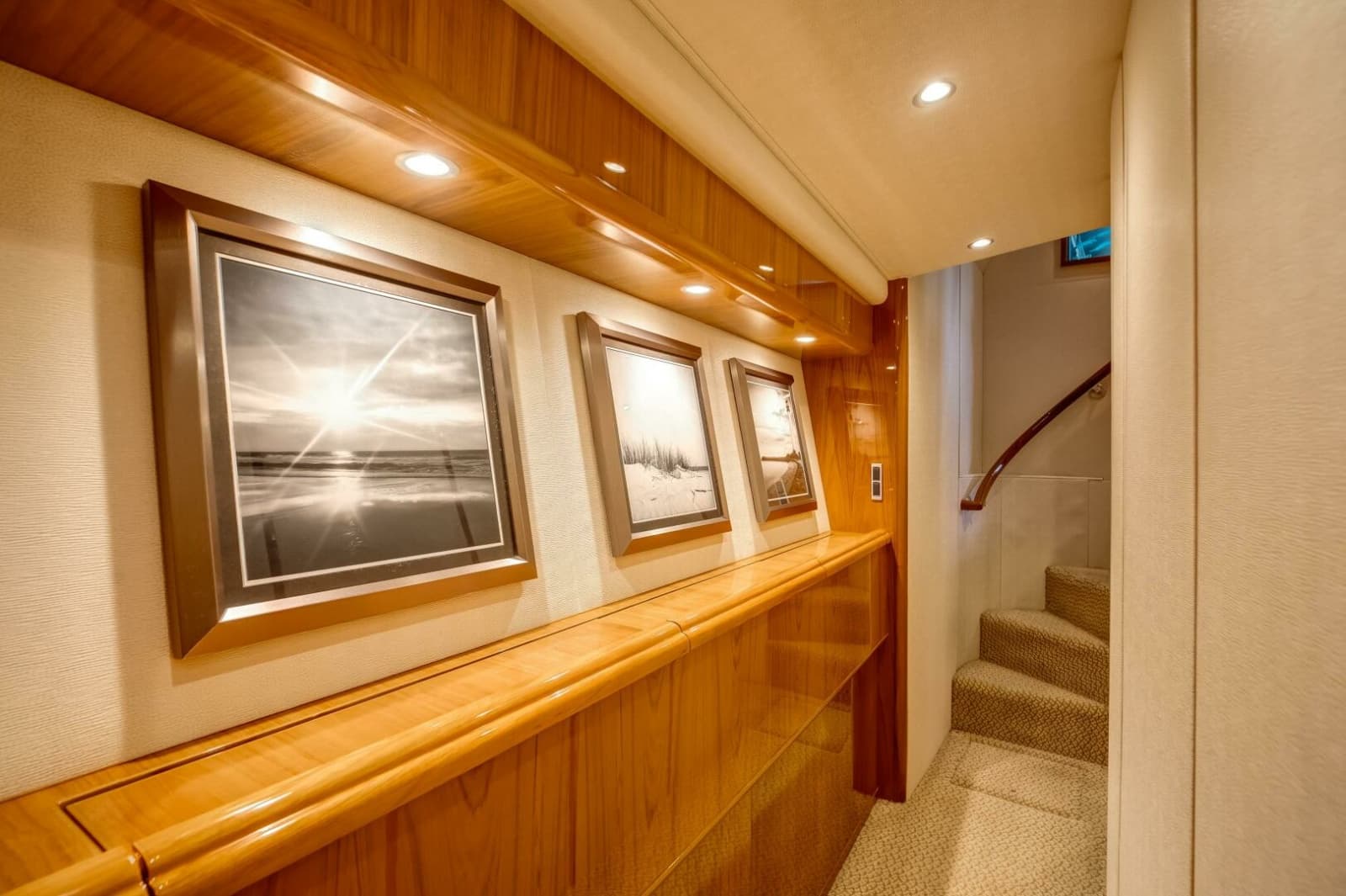 2015 Viking 70 Convertible - Photo 5