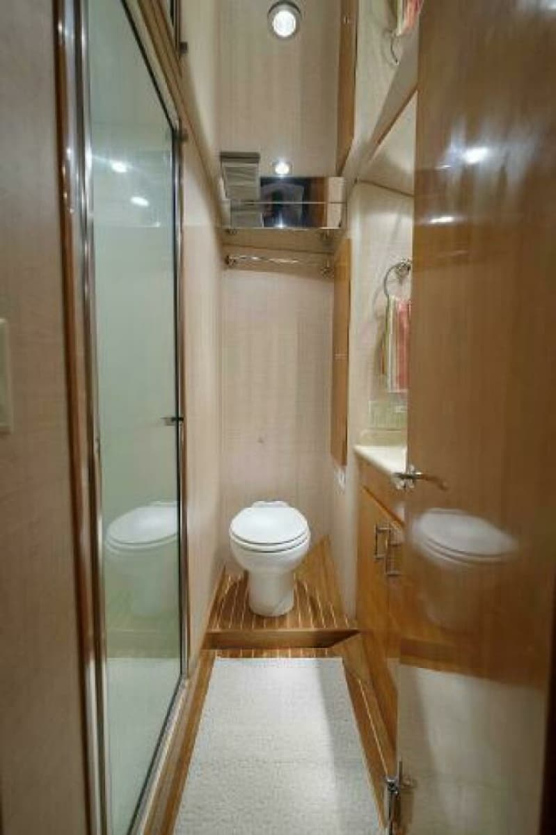2002 Hatteras 50 Convertible - Photo 26