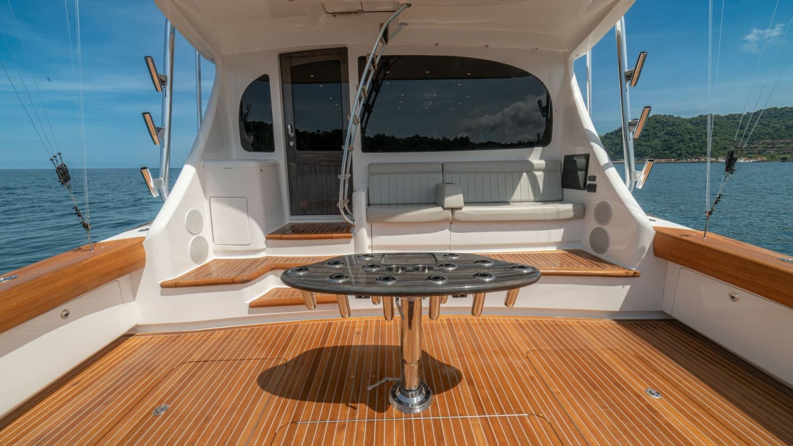 2024 Viking 64 Convertible - Photo 48