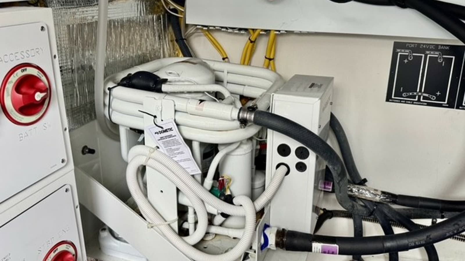 2023 Cruisers Yachts 50 Cantius - Photo 32