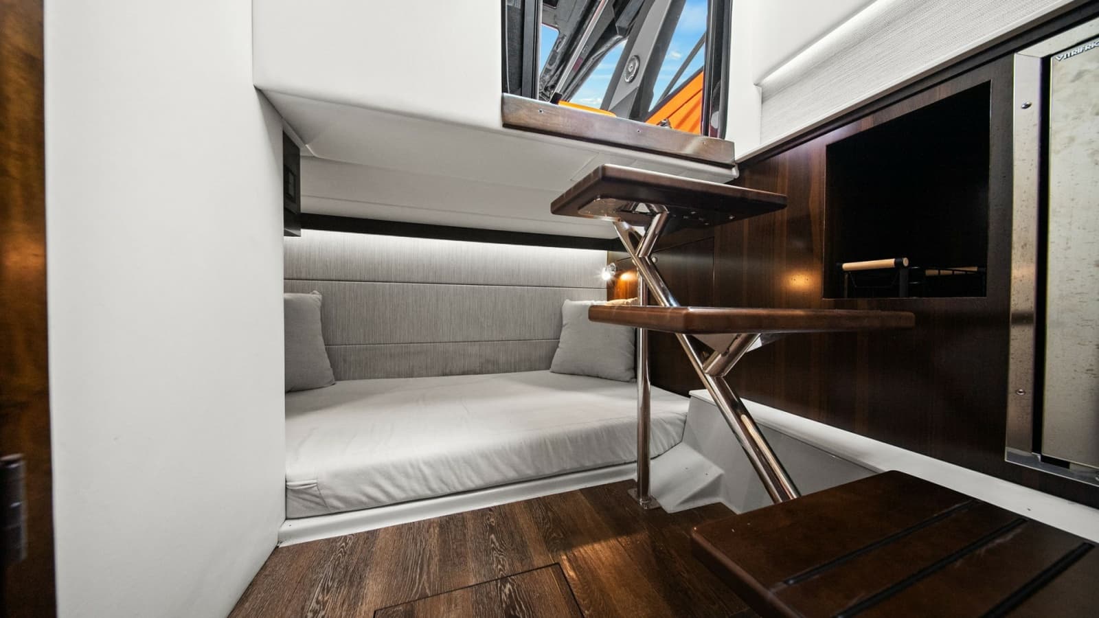 2022 Cruisers Yachts 34 GLS - Photo 31
