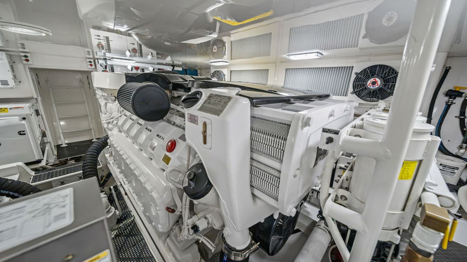 2013 Viking 55 Convertible - Photo 52