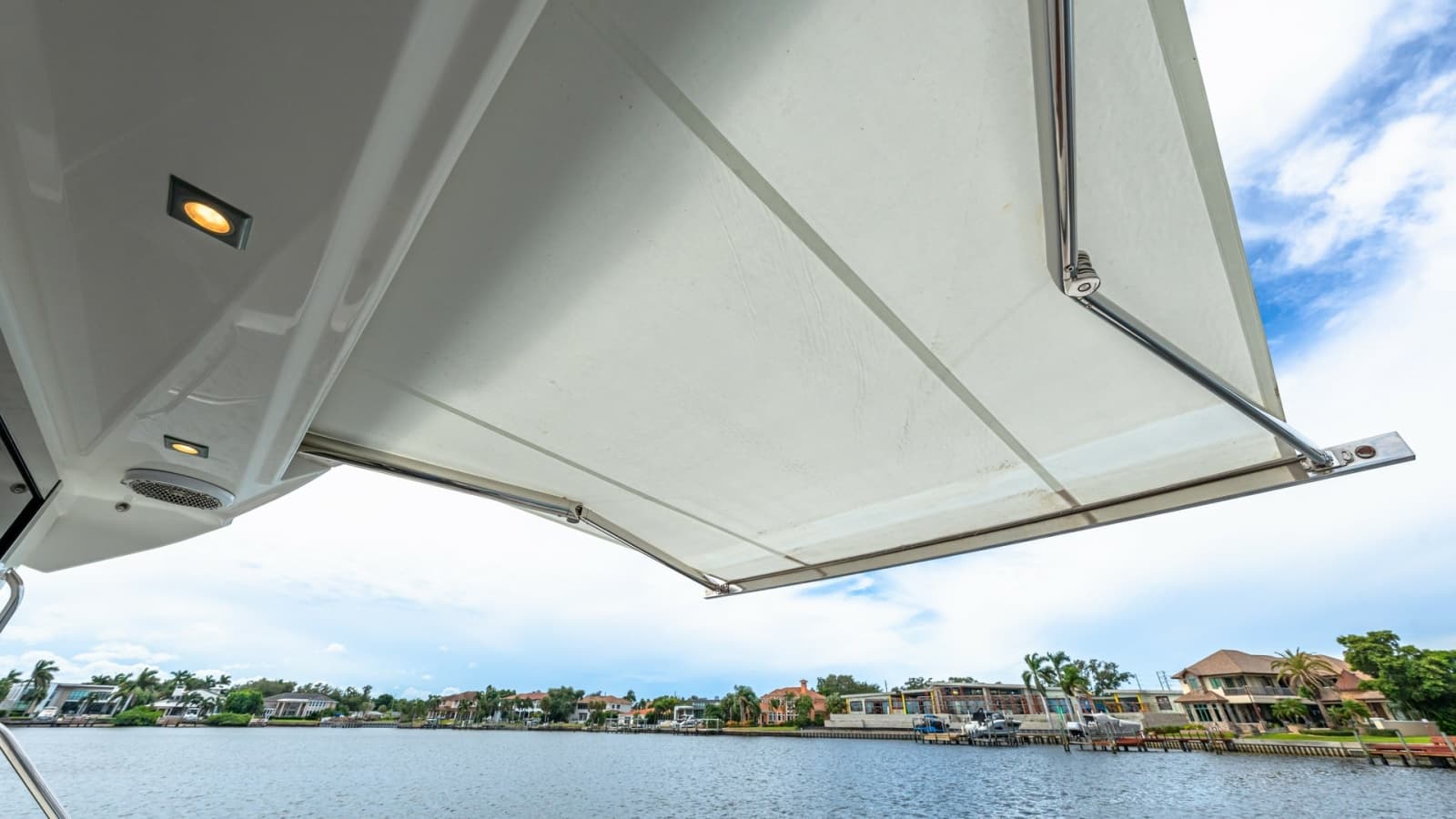 2019 Cruisers Yachts Cantius 46 - Photo 36