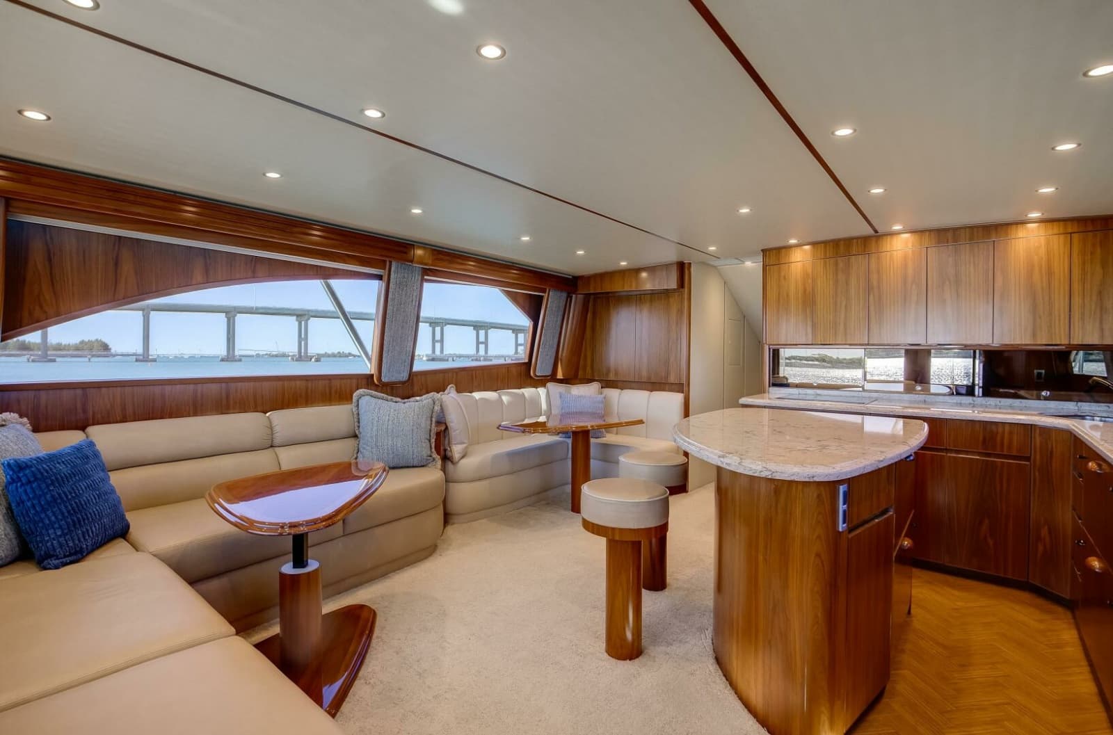 2019 Viking 62 Convertible - Photo 2