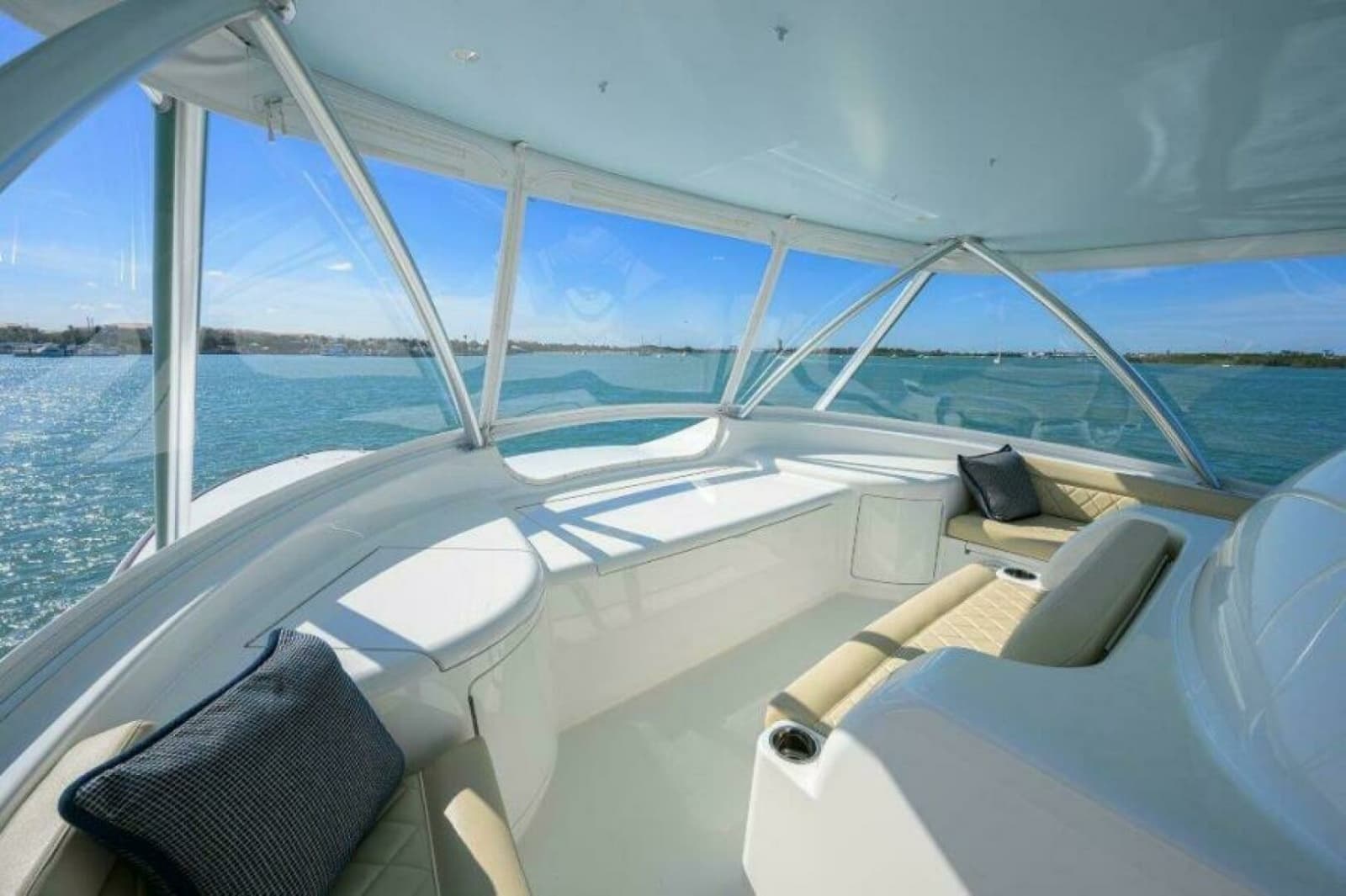 2020 Viking 72 Convertible - Photo 38