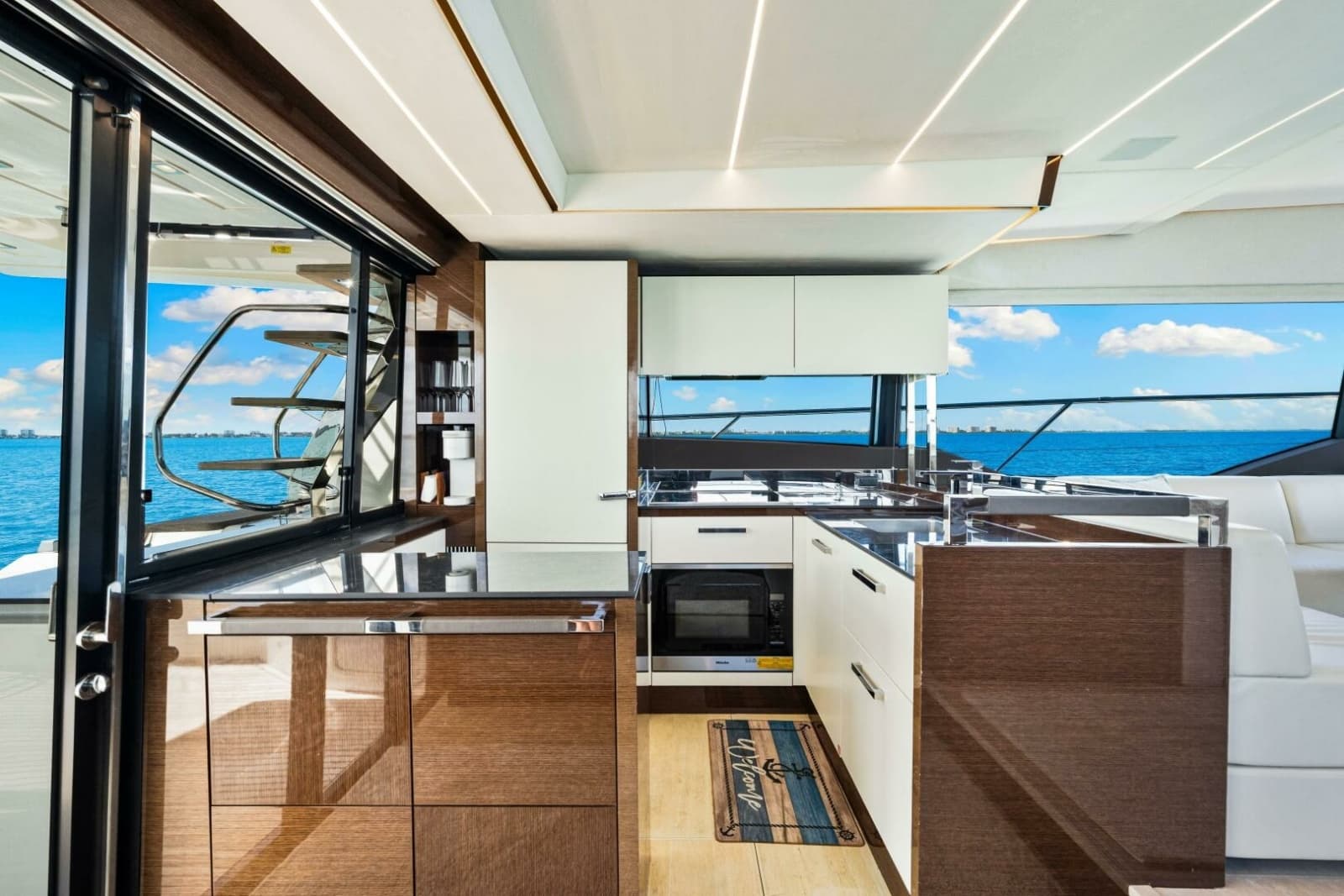 2019 Prestige 630 Flybridge - Photo 11