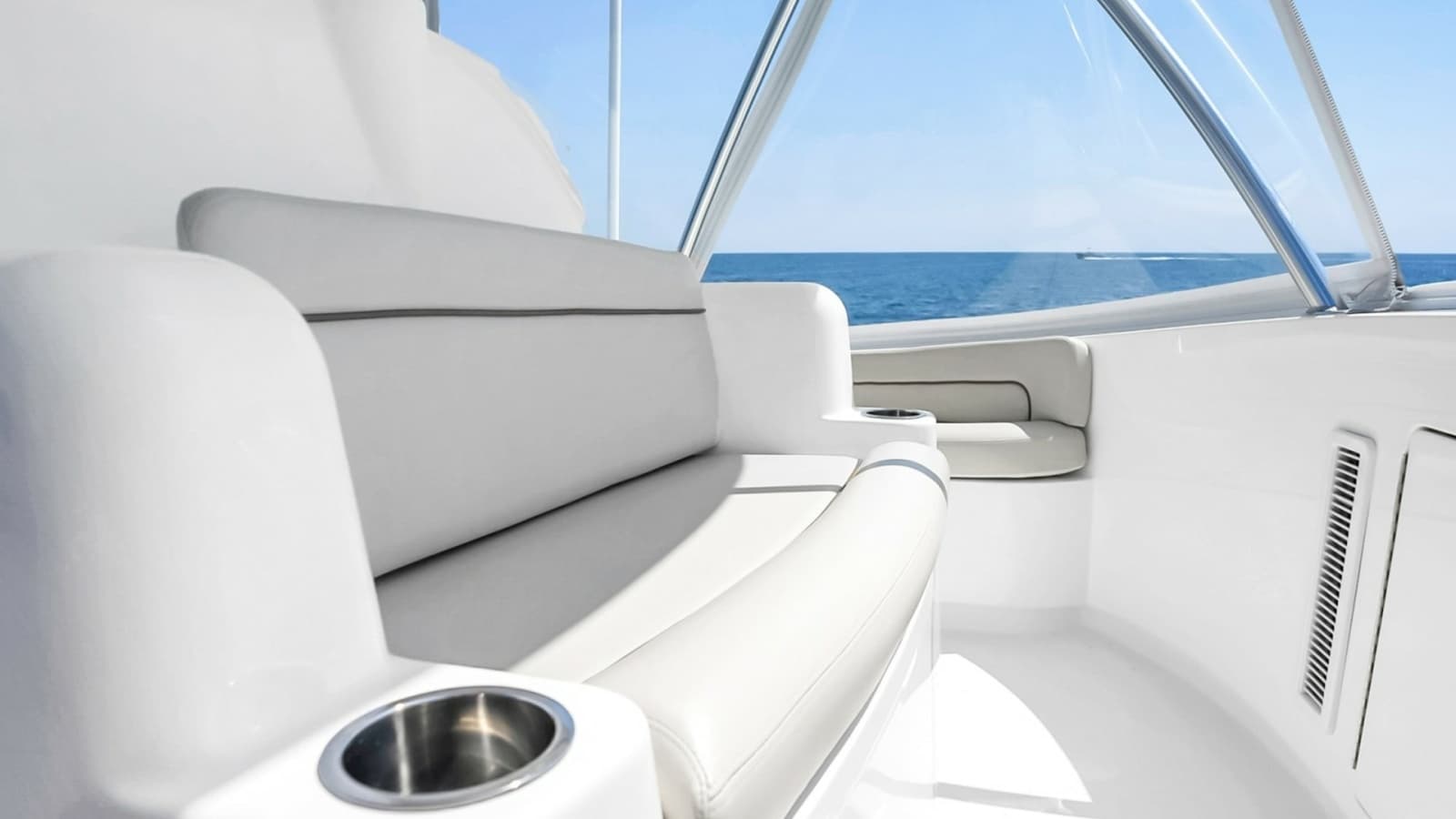 2021 Viking 48 Convertible - Photo 62