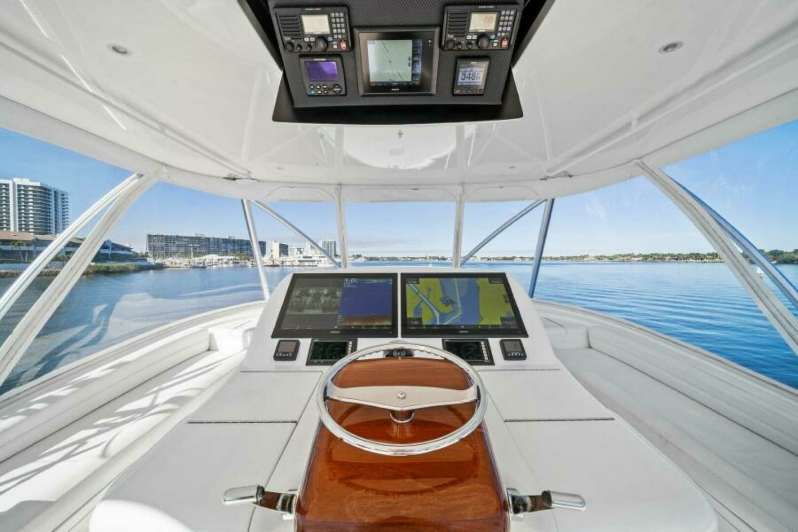 2016 Viking 55 Convertible - Photo 34