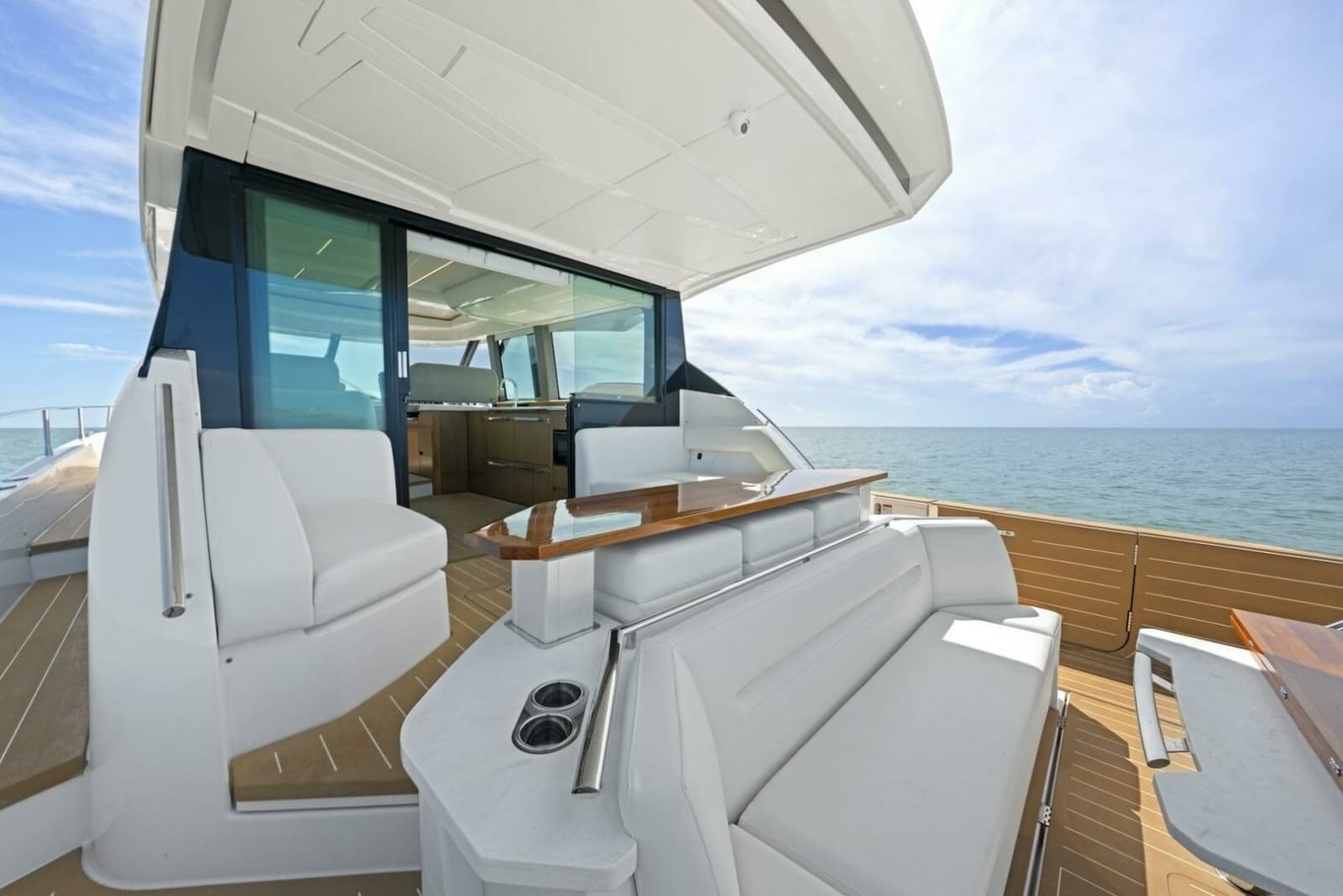 2023 Tiara Yachts EX 60 - Photo 46