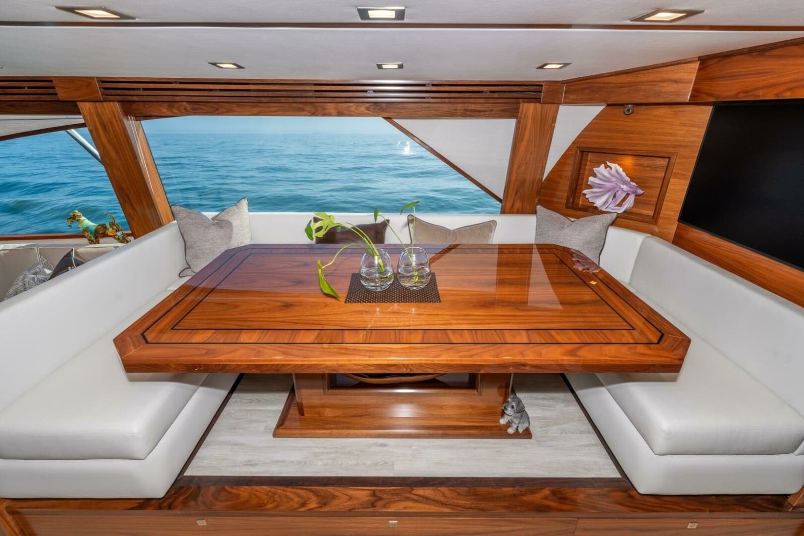 2025 Viking 90C - Photo 23