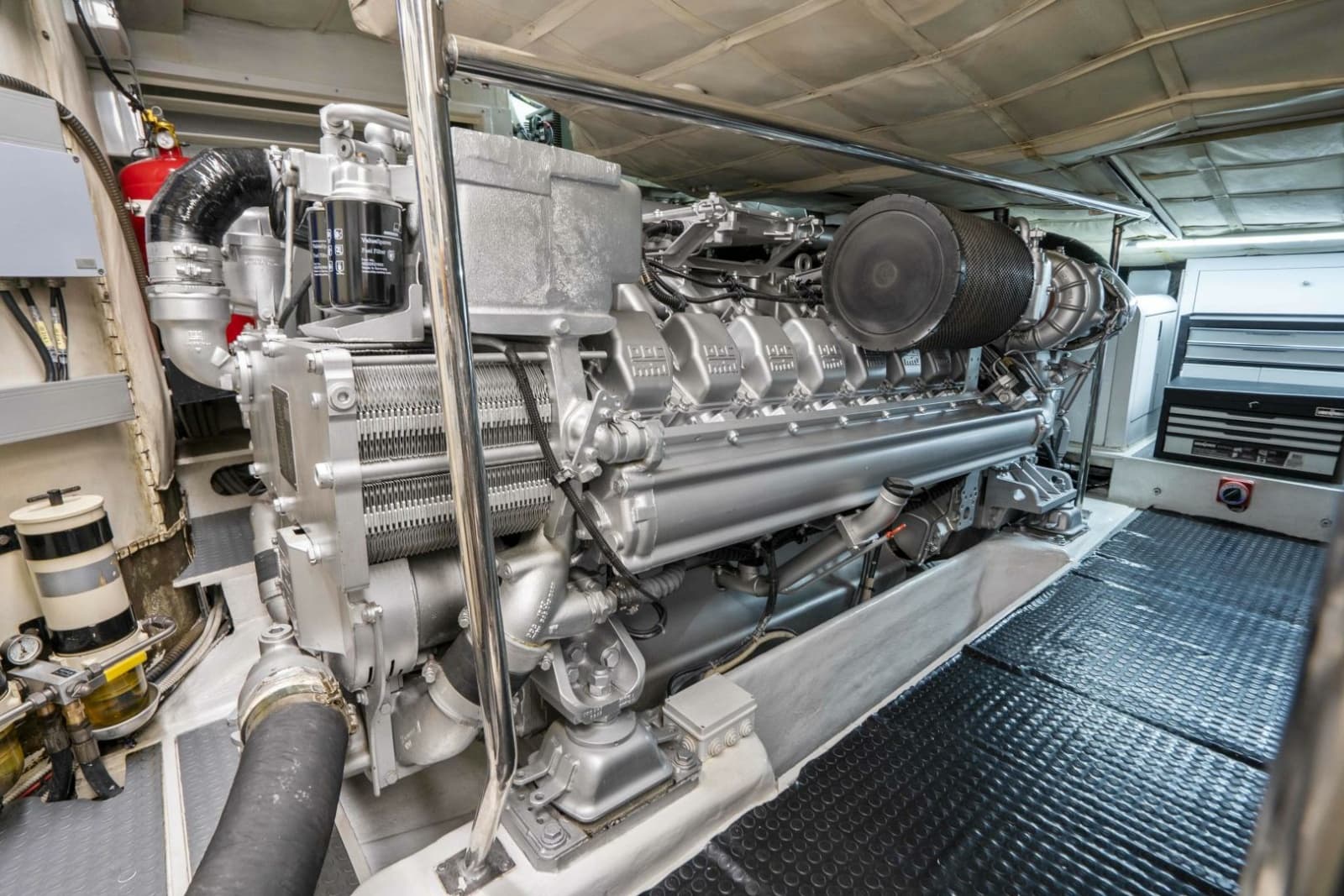 2005 Pershing 76 Motor Yacht - Photo 45