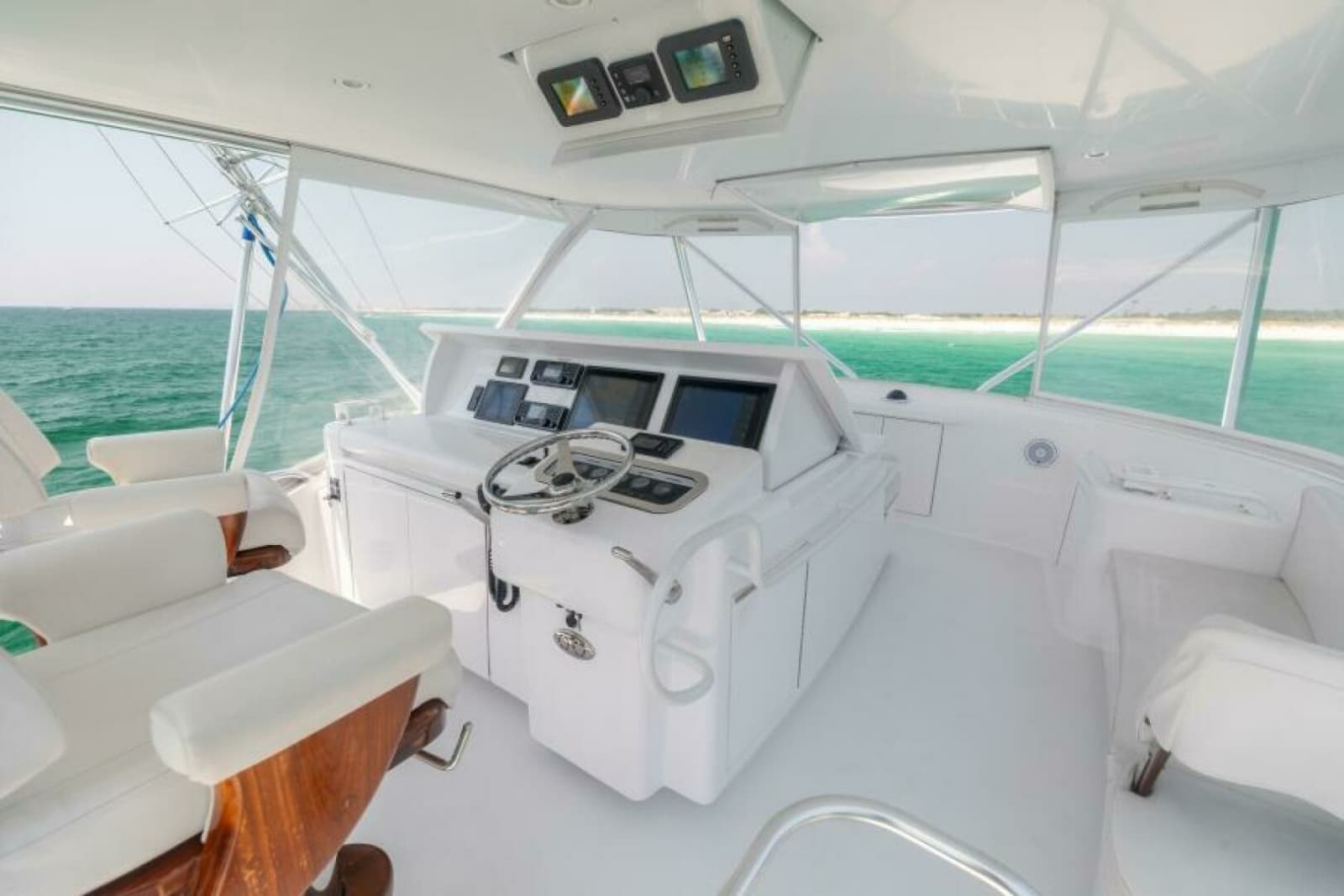 2008 Hatteras 60 Convertible - Photo 43