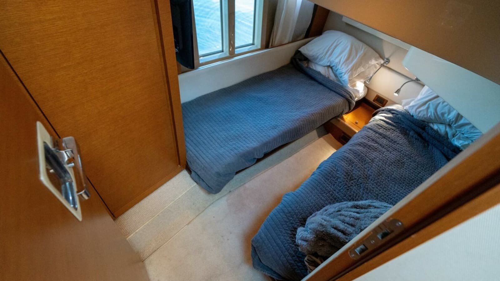 2013 Azimut 40 Flybridge - Photo 46