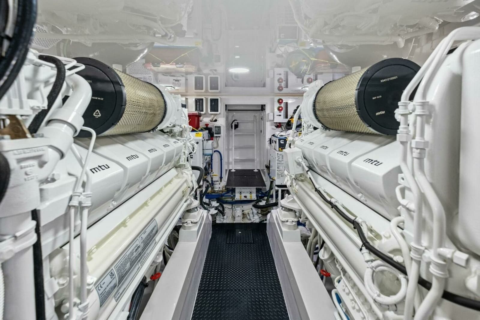 2025 Viking 58 Convertible - Photo 49