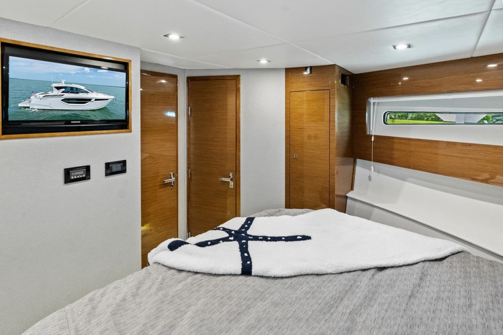 2019 Cruisers Yachts 42 Cantius - Photo 41