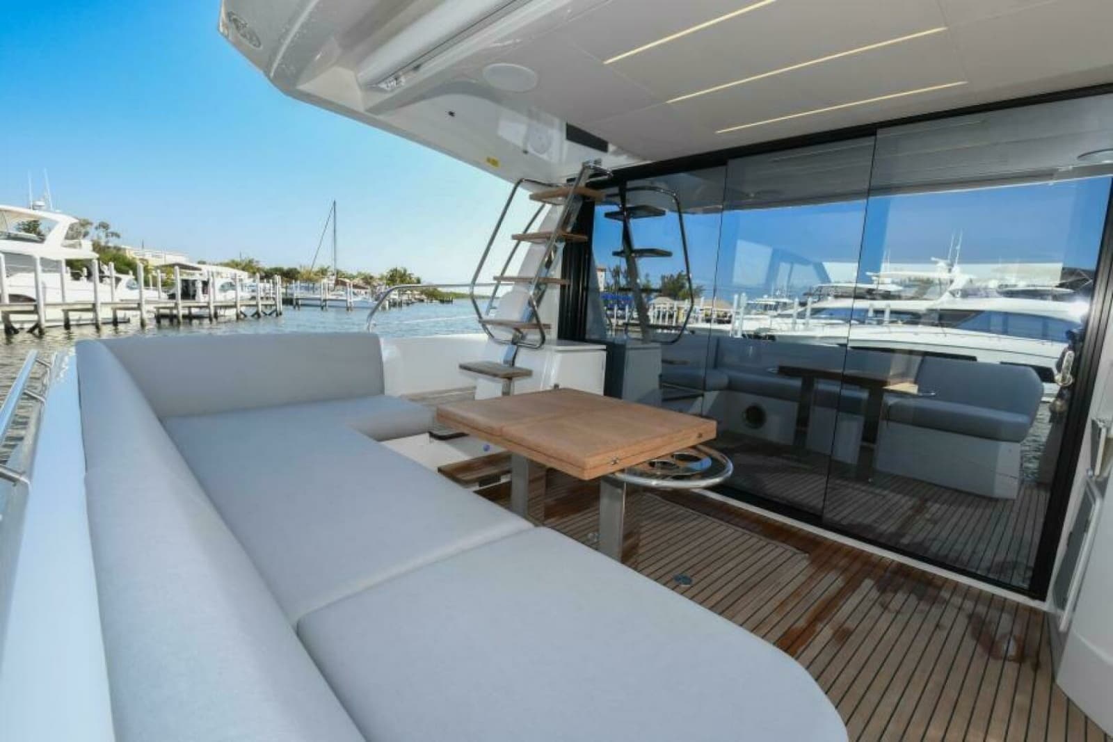 2023 Prestige 520 Flybridge - Photo 17