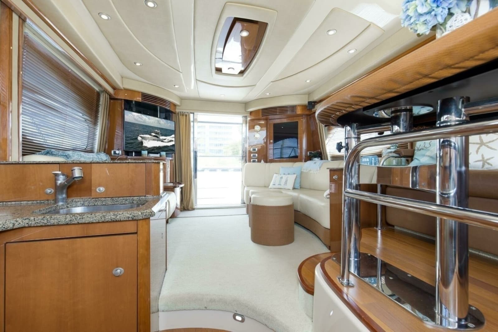 2007 Sea Ray 52 Sedan Bridge - Photo 10