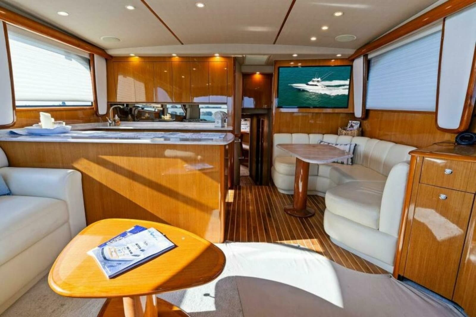 2003 Viking 48 Convertible - Photo 28