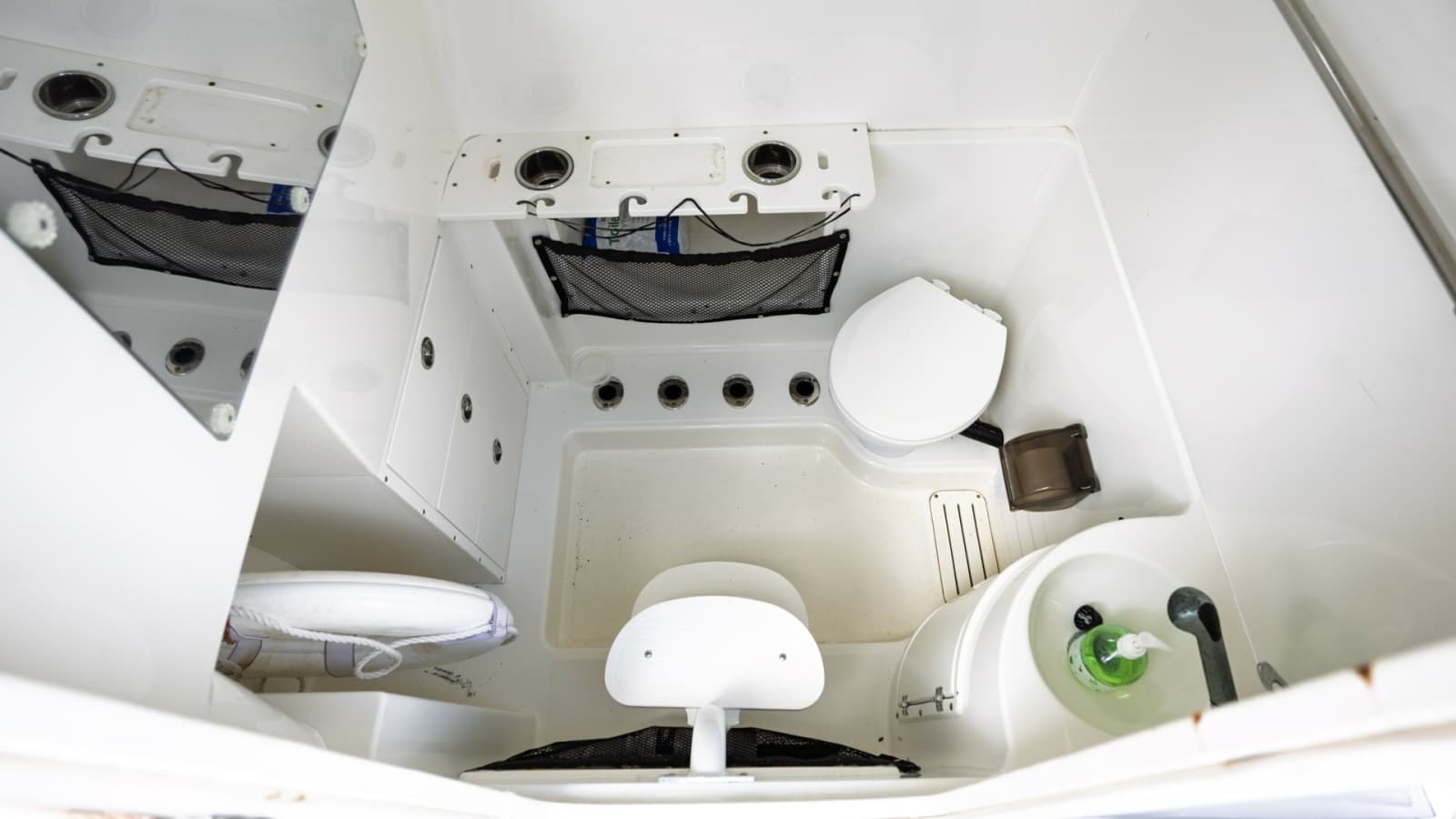 2005 Triton 351 Center Console - Photo 34