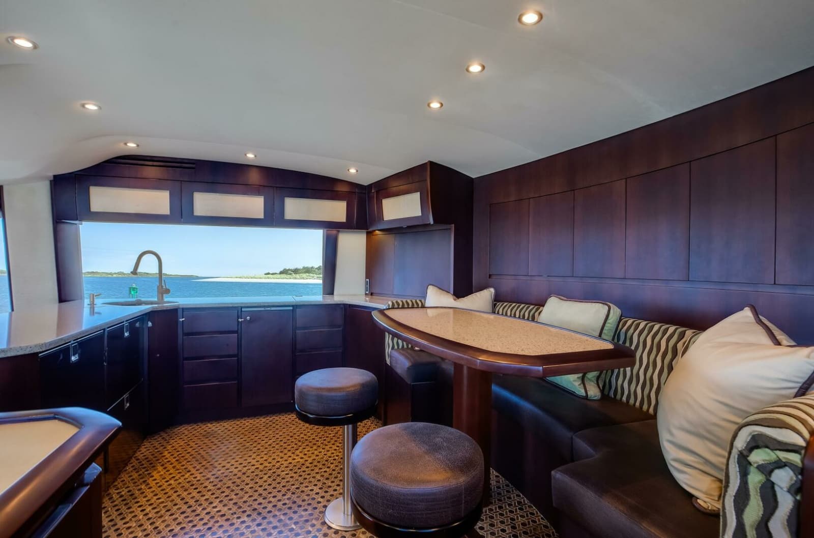 2015 Ocean Yachts 64 Convertible - Photo 5