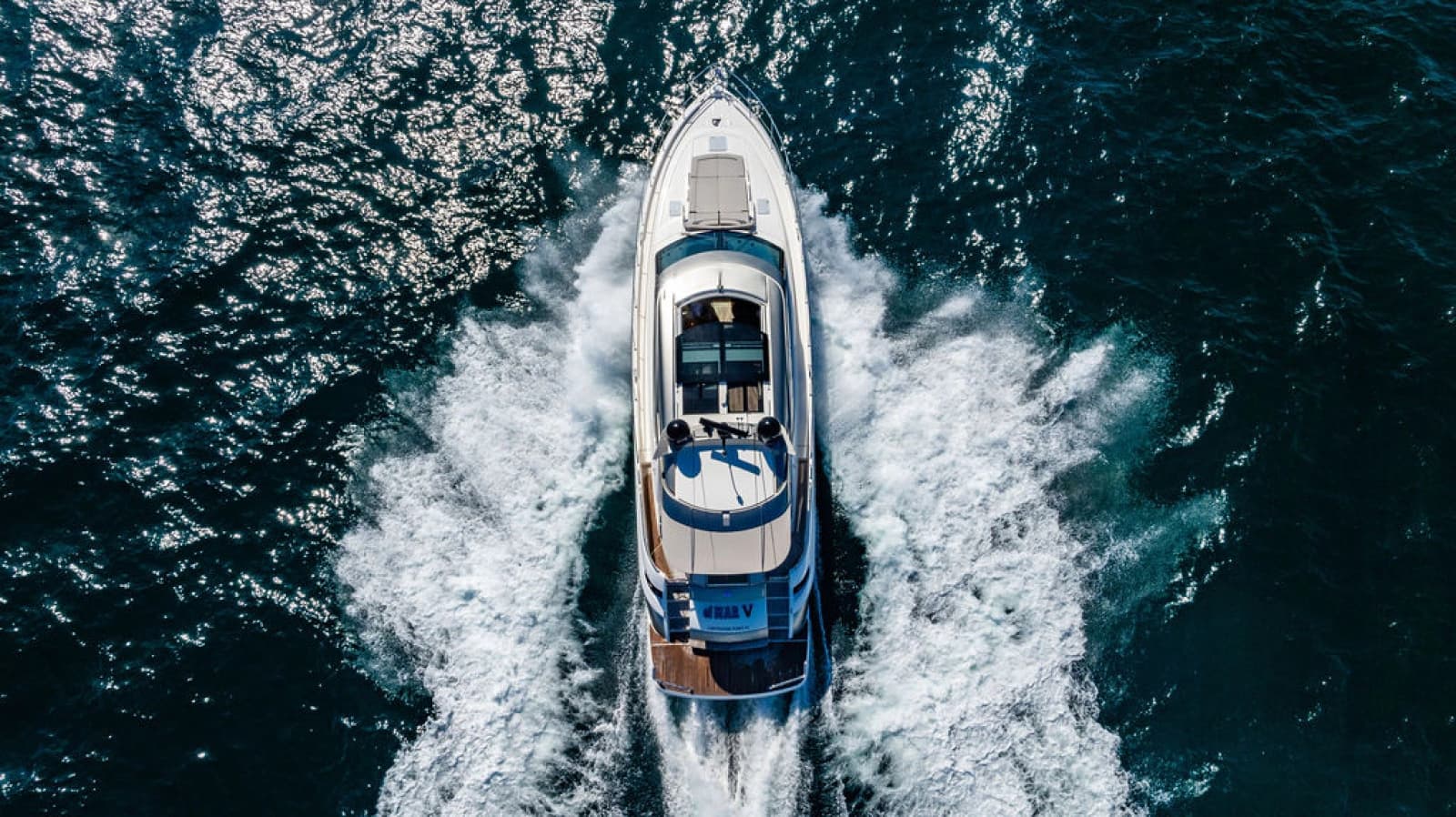 2022 Riviera 6000 Sport Yacht Platinum Edition - Photo 5