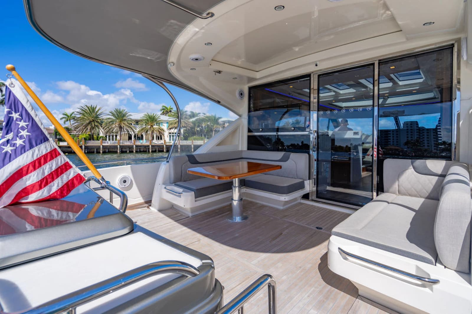 2022 Riviera 6000 Sport Yacht Platinum Edition - Photo 11