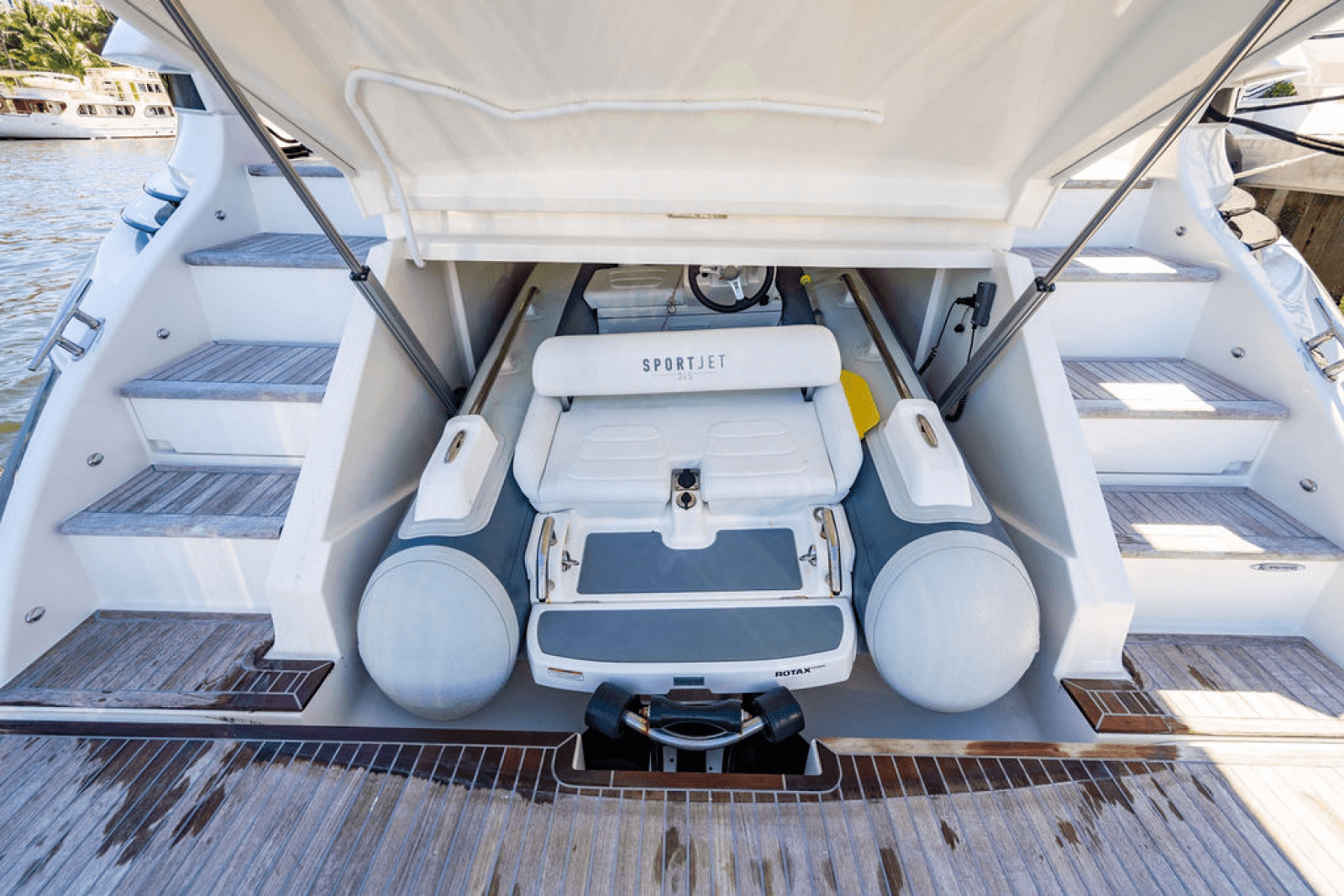 2022 Riviera 6000 Sport Yacht Platinum Edition - Photo 57