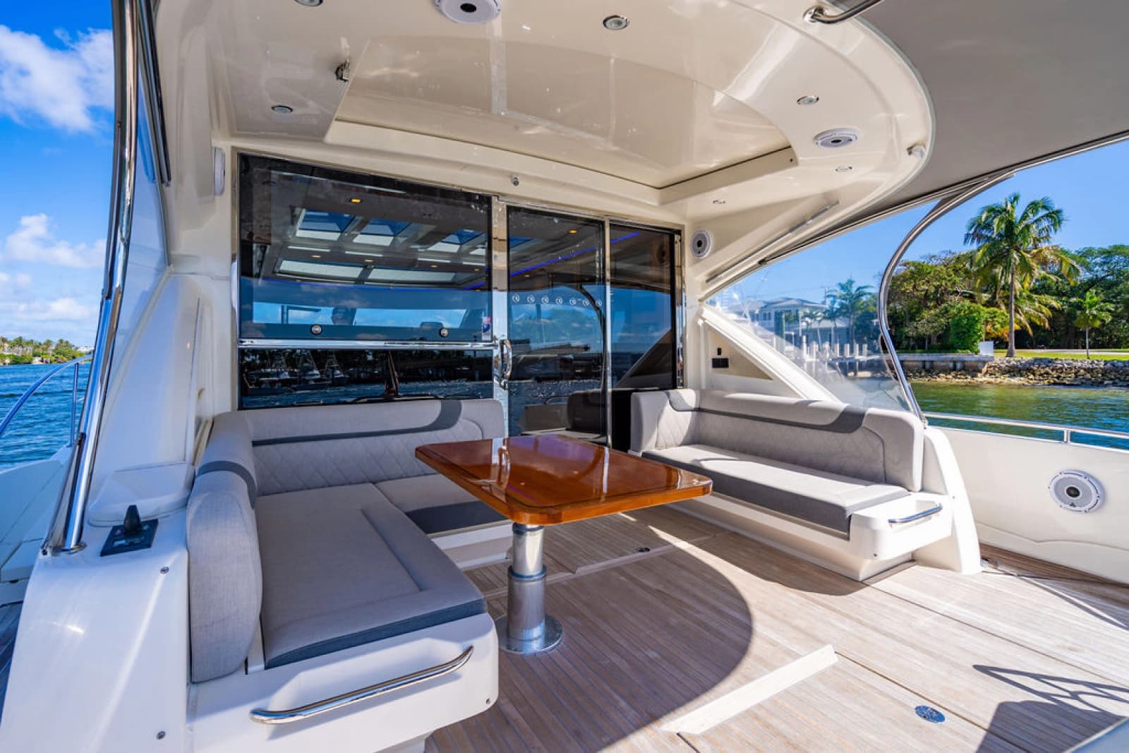 2022 Riviera 6000 Sport Yacht Platinum Edition - Photo 13