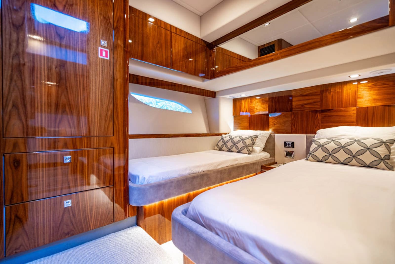 2022 Riviera 6000 Sport Yacht Platinum Edition - Photo 45