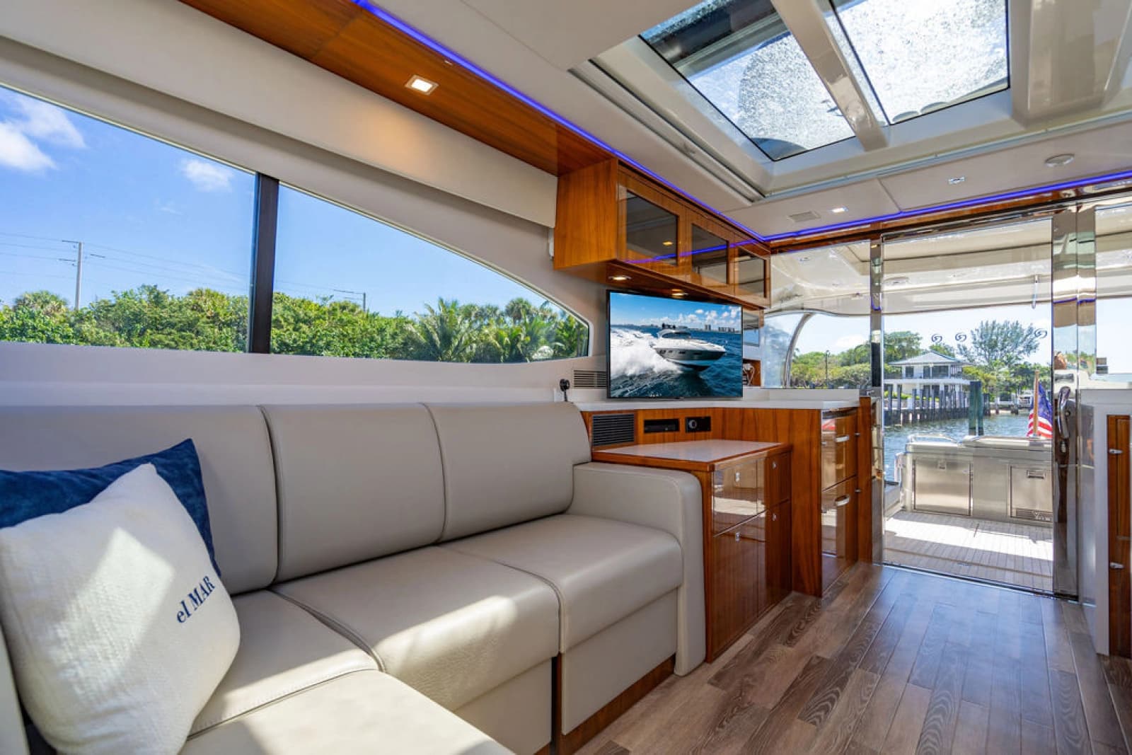 2022 Riviera 6000 Sport Yacht Platinum Edition - Photo 26