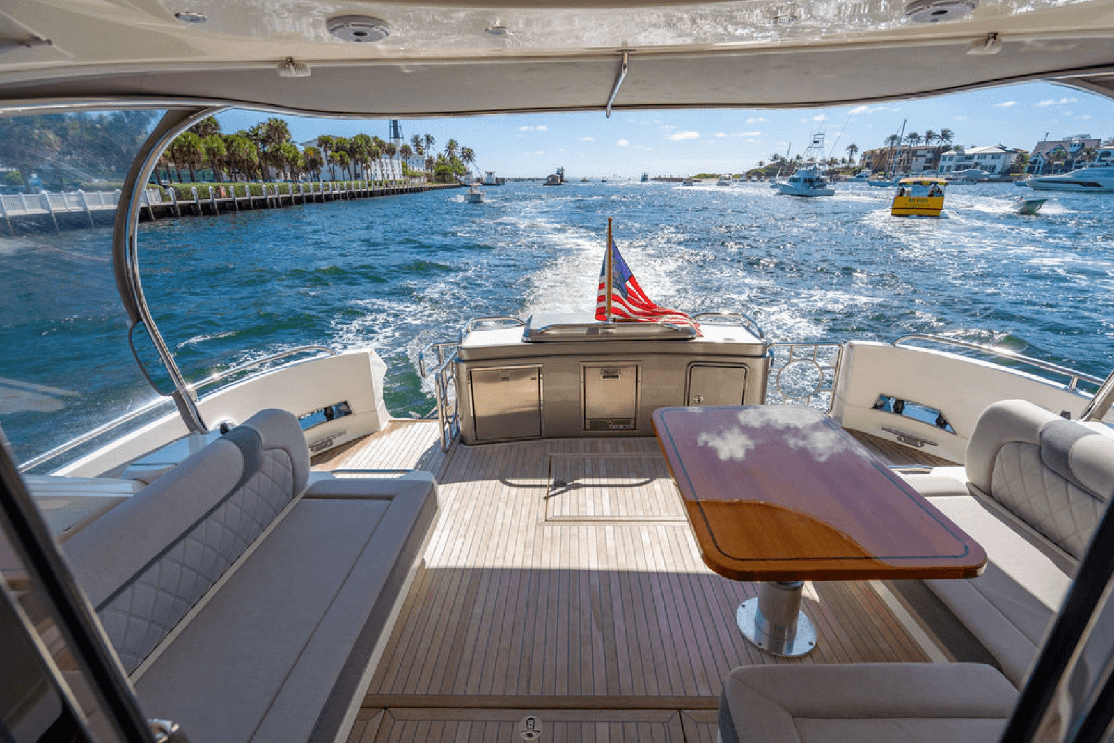 2022 Riviera 6000 Sport Yacht Platinum Edition - Photo 14