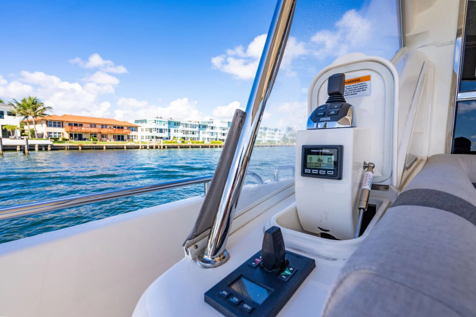 2022 Riviera 6000 Sport Yacht Platinum Edition - Photo 14