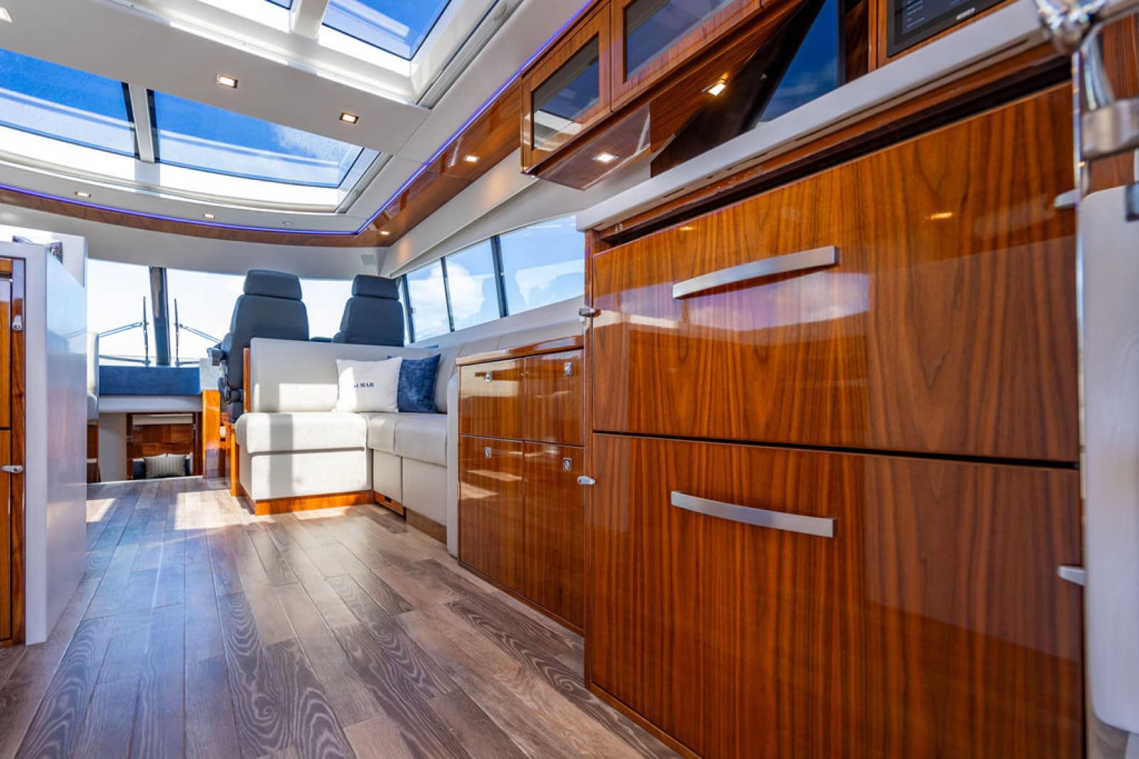 2022 Riviera 6000 Sport Yacht Platinum Edition - Photo 23