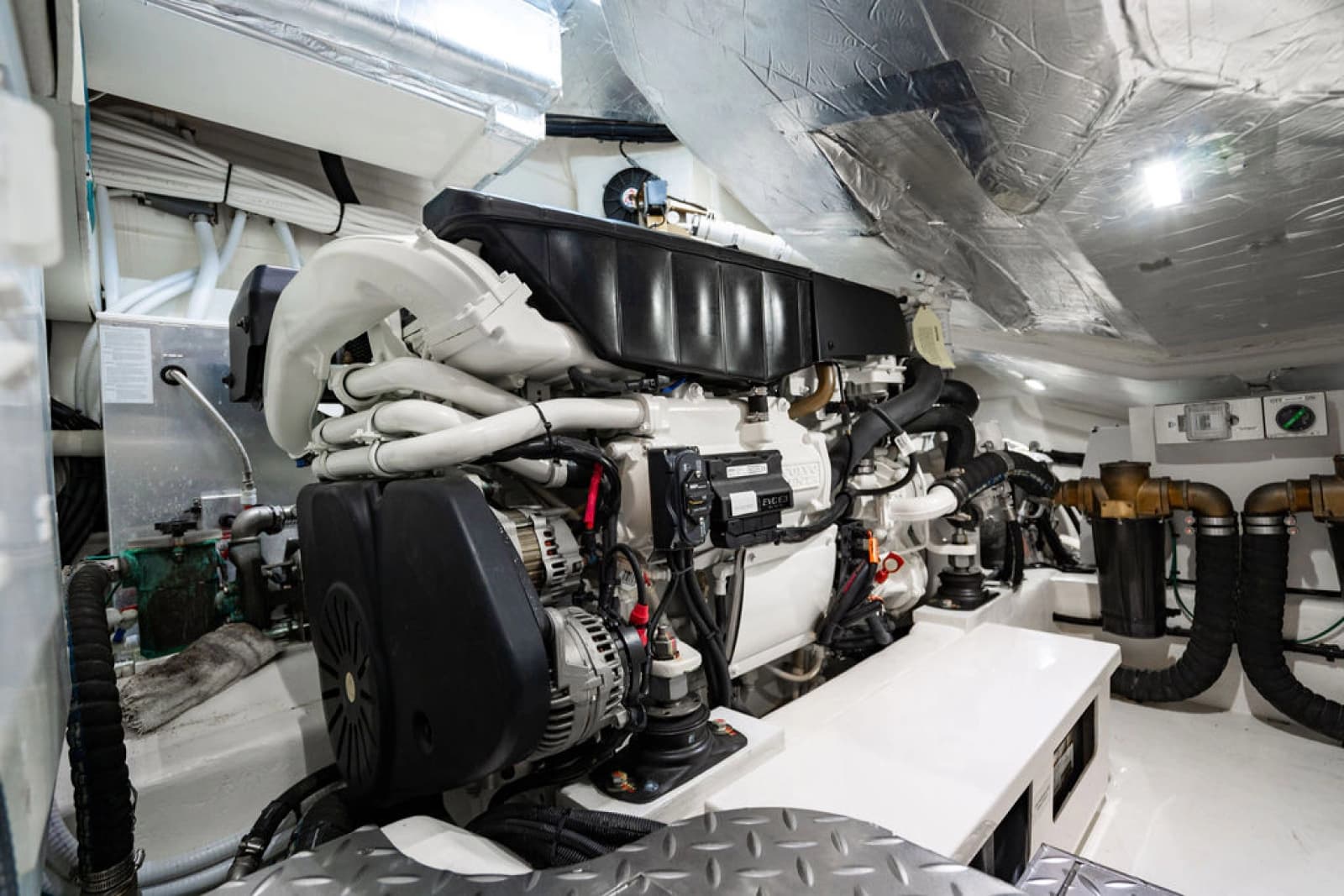 2022 Riviera 6000 Sport Yacht Platinum Edition - Photo 53