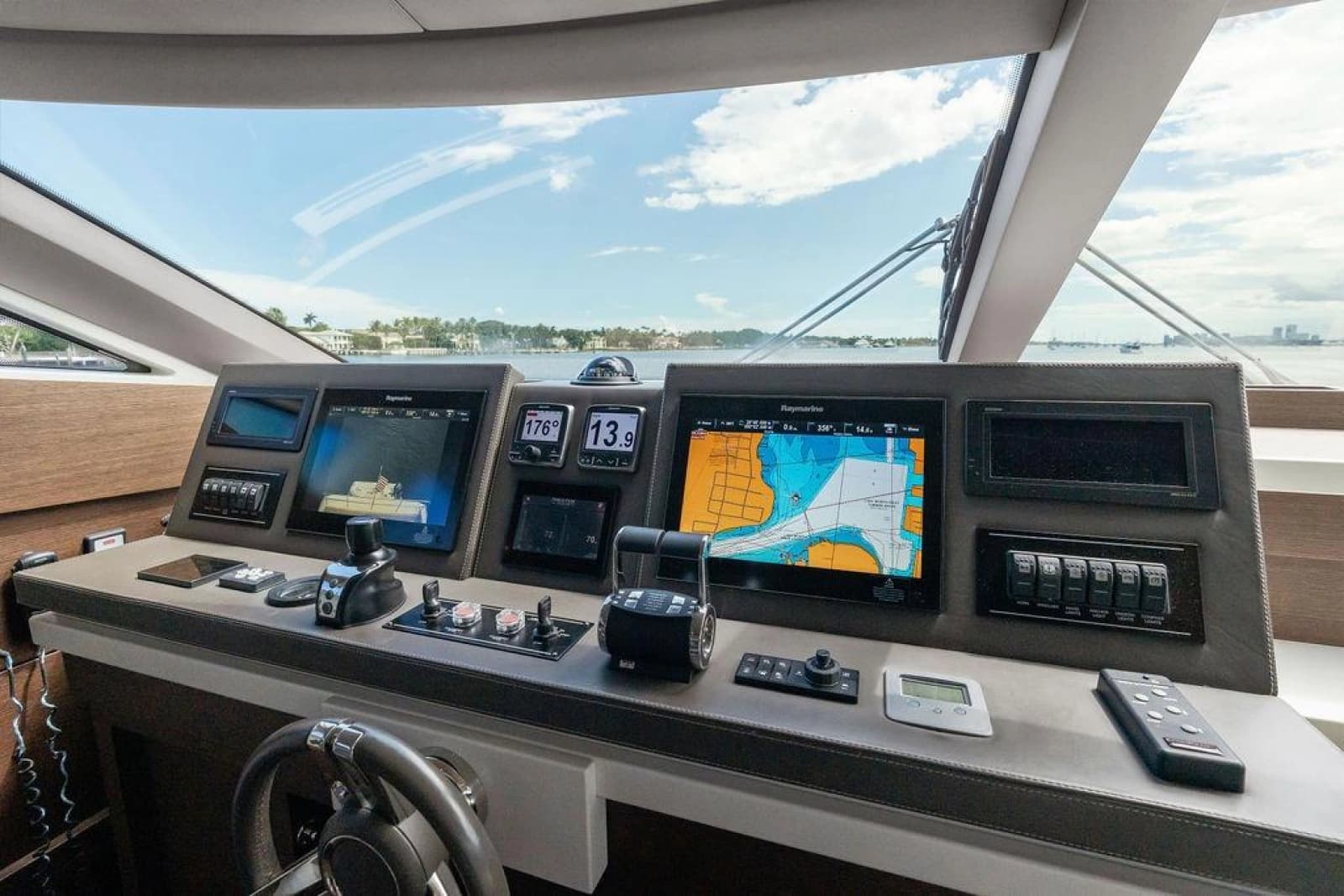 2016 Prestige 750 - Photo 41
