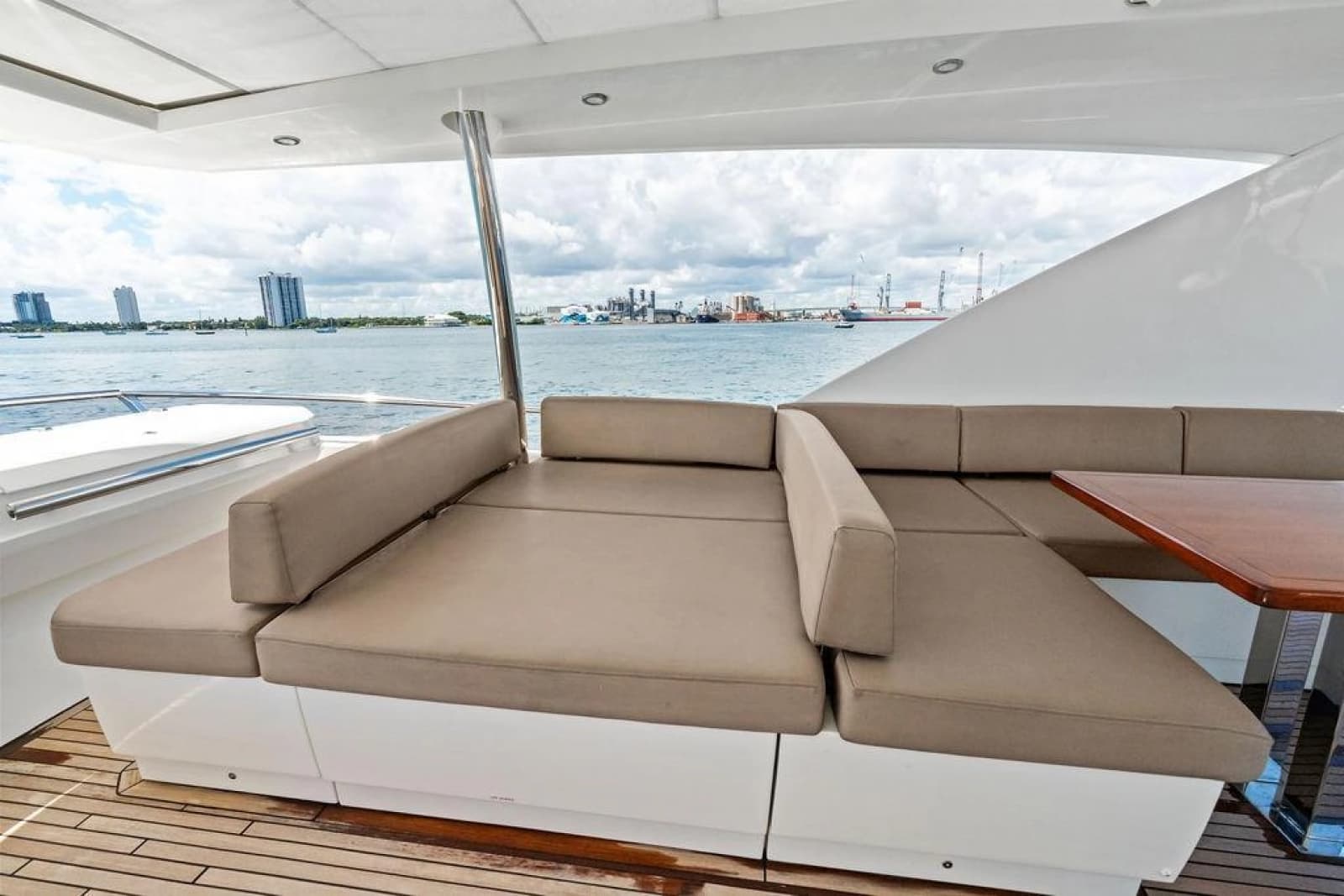 2016 Prestige 750 - Photo 27