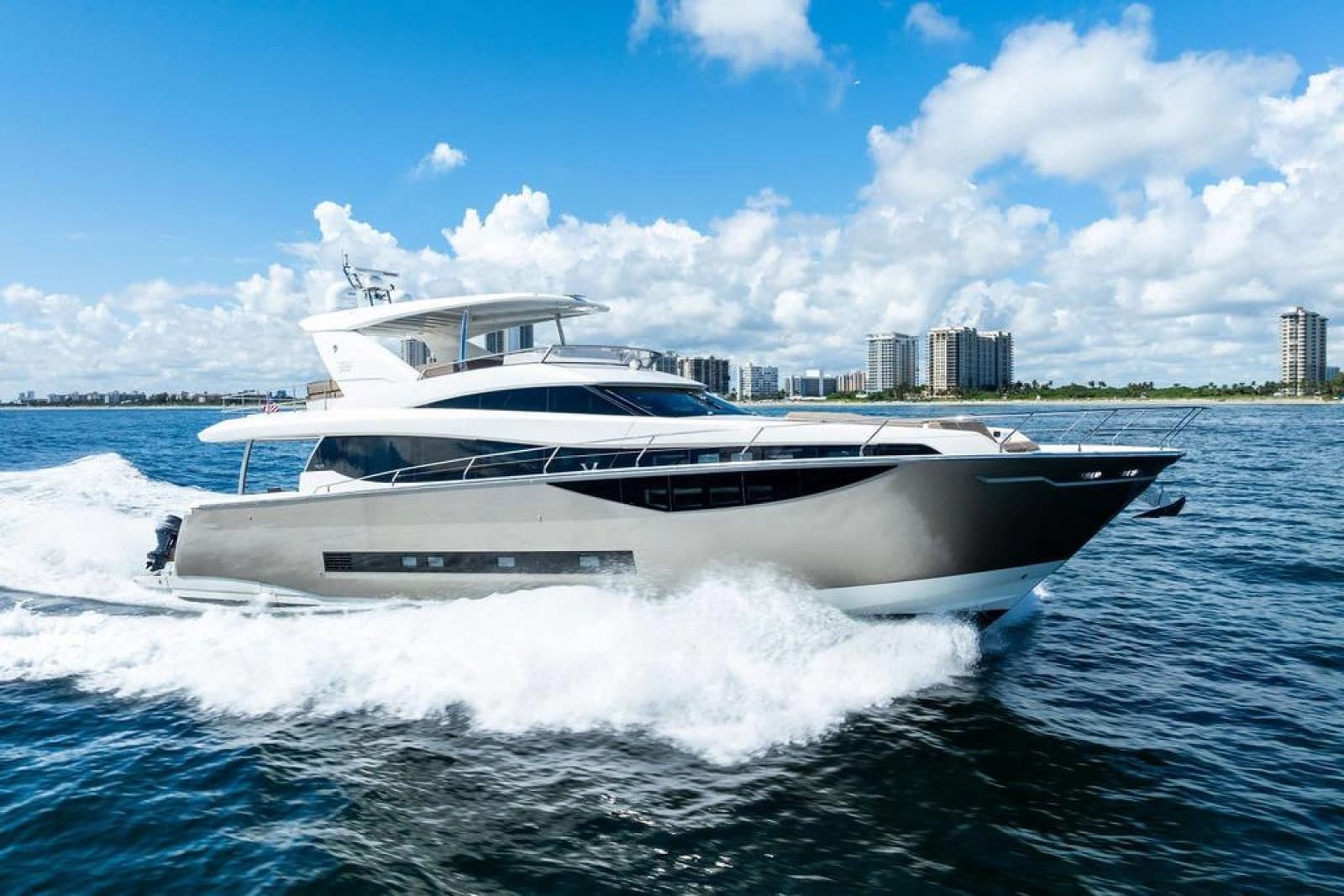 2016 Prestige 750 - Photo 1