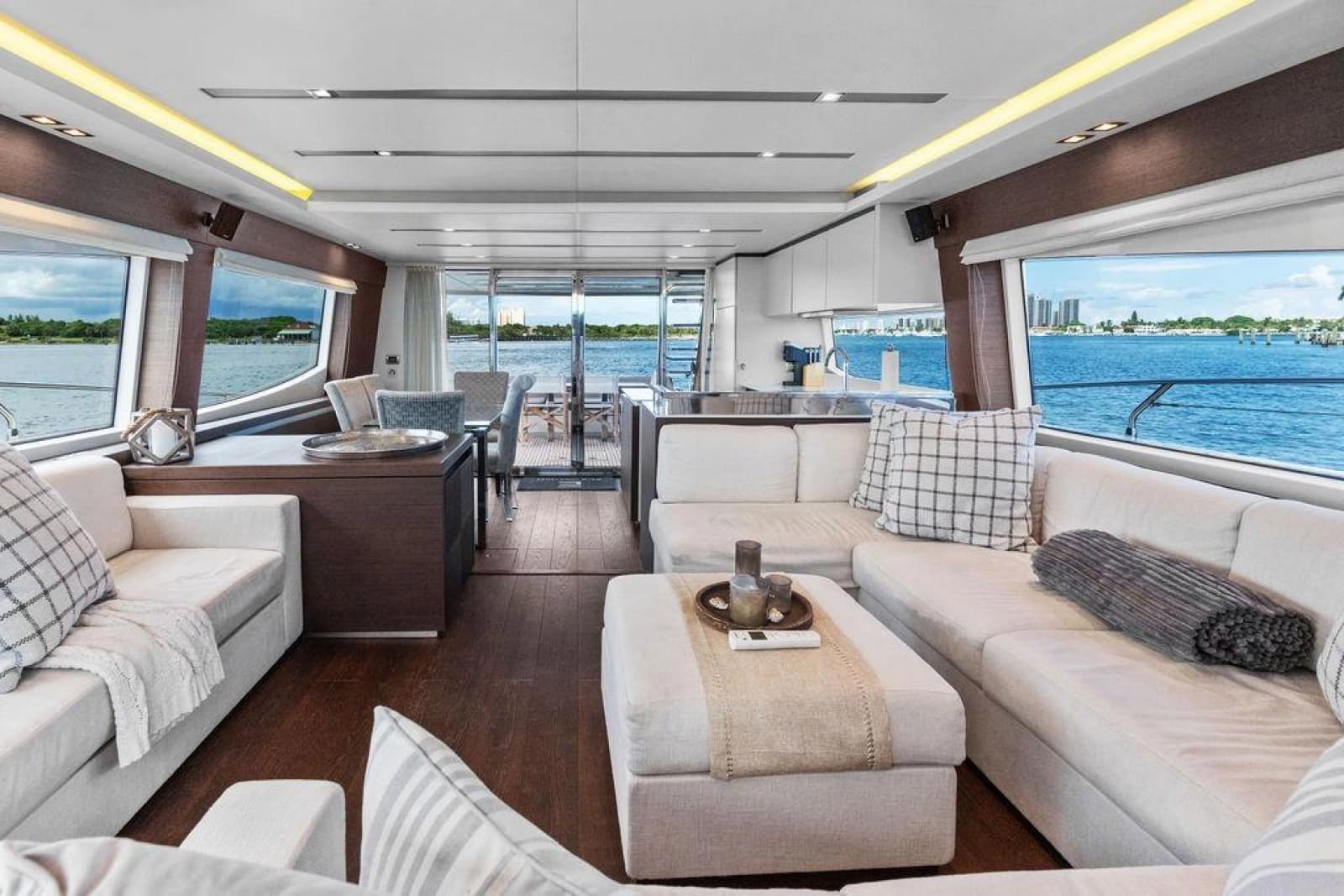 2016 Prestige 750 - Photo 44