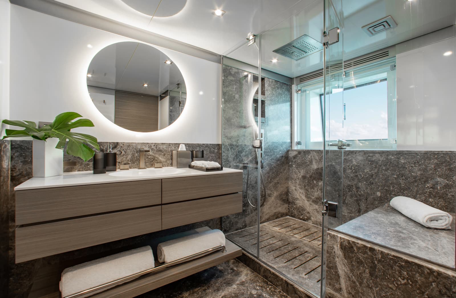 2014 Benetti Veloce 140 - Photo 15
