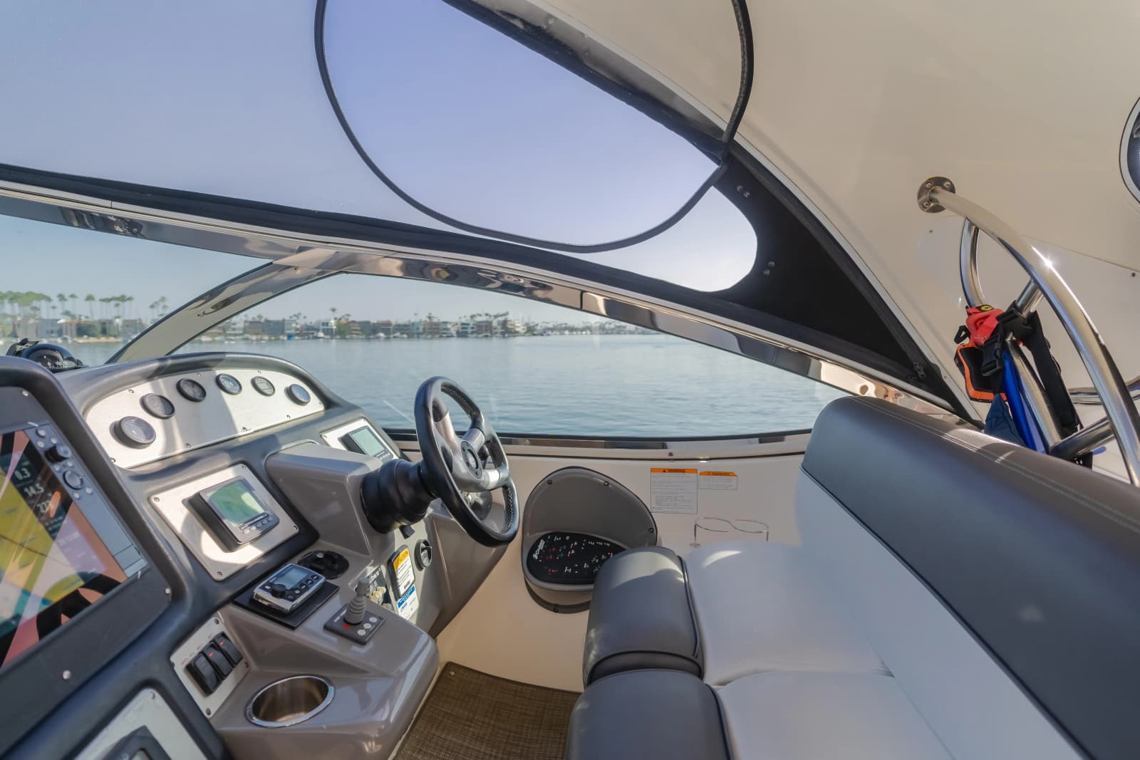 2006 Cruisers Yachts 420 Express - Photo 41