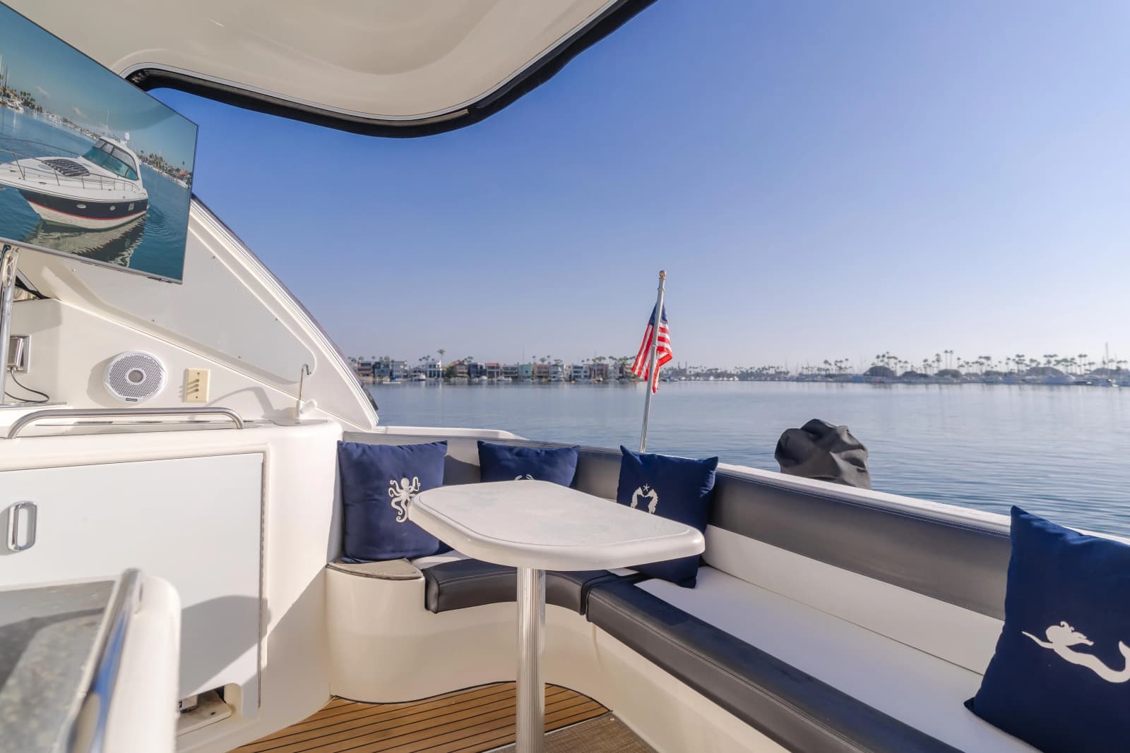 2006 Cruisers Yachts 420 Express - Photo 37