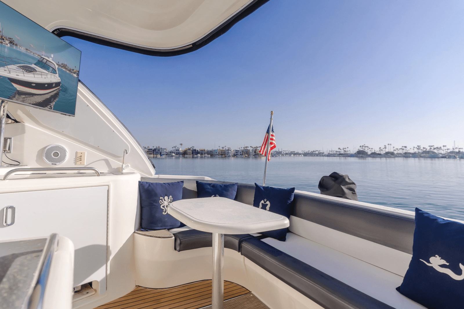 2006 Cruisers Yachts 420 Express - Photo 37
