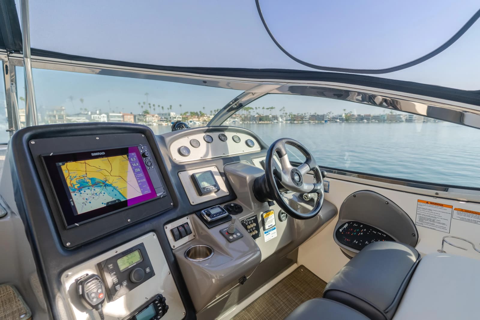 2006 Cruisers Yachts 420 Express - Photo 40