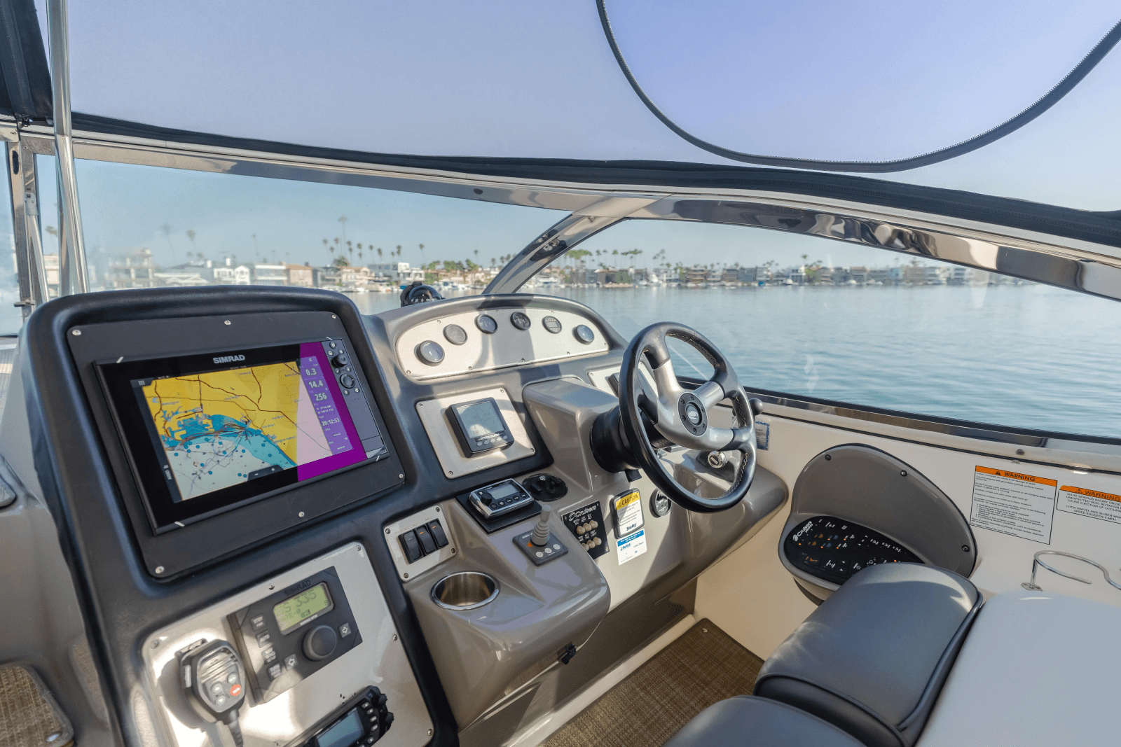 2006 Cruisers Yachts 420 Express - Photo 40