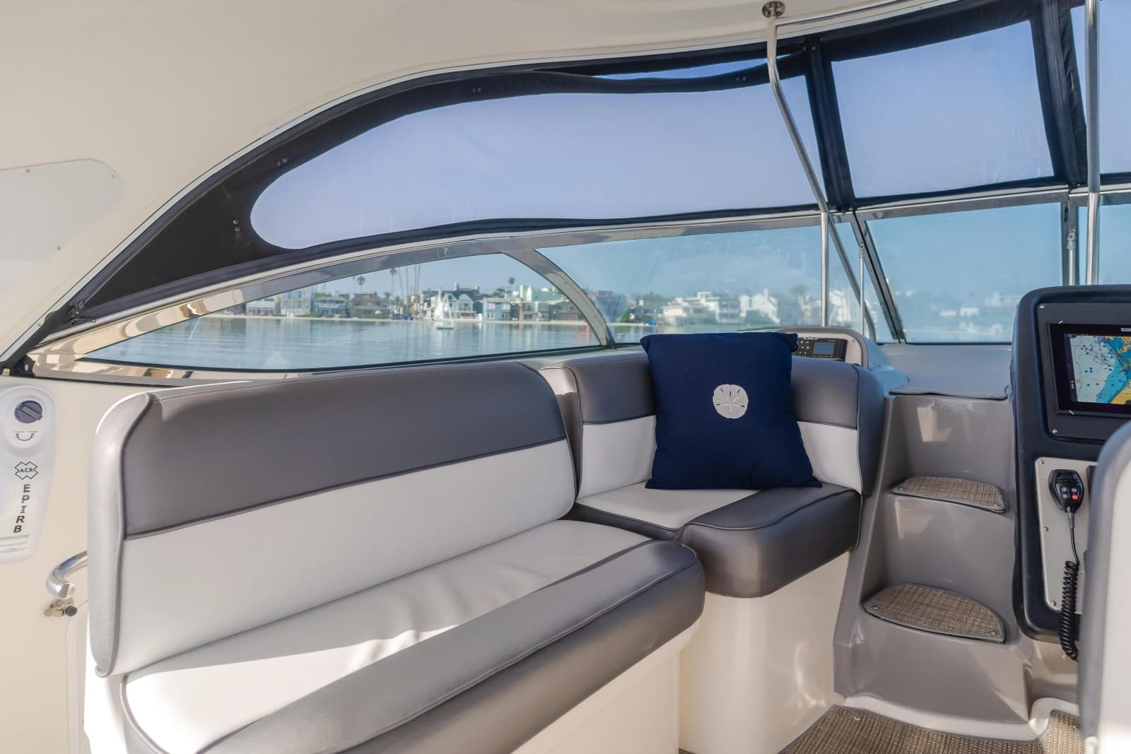 2006 Cruisers Yachts 420 Express - Photo 38