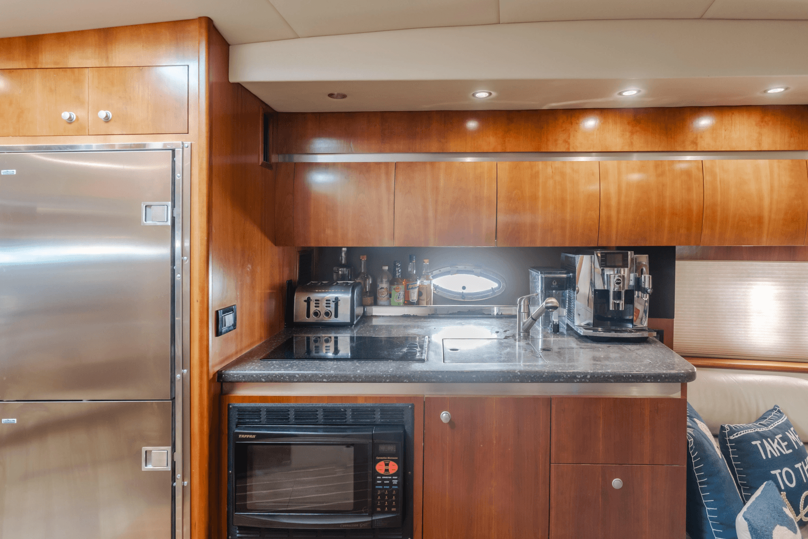 2006 Cruisers Yachts 420 Express - Photo 30
