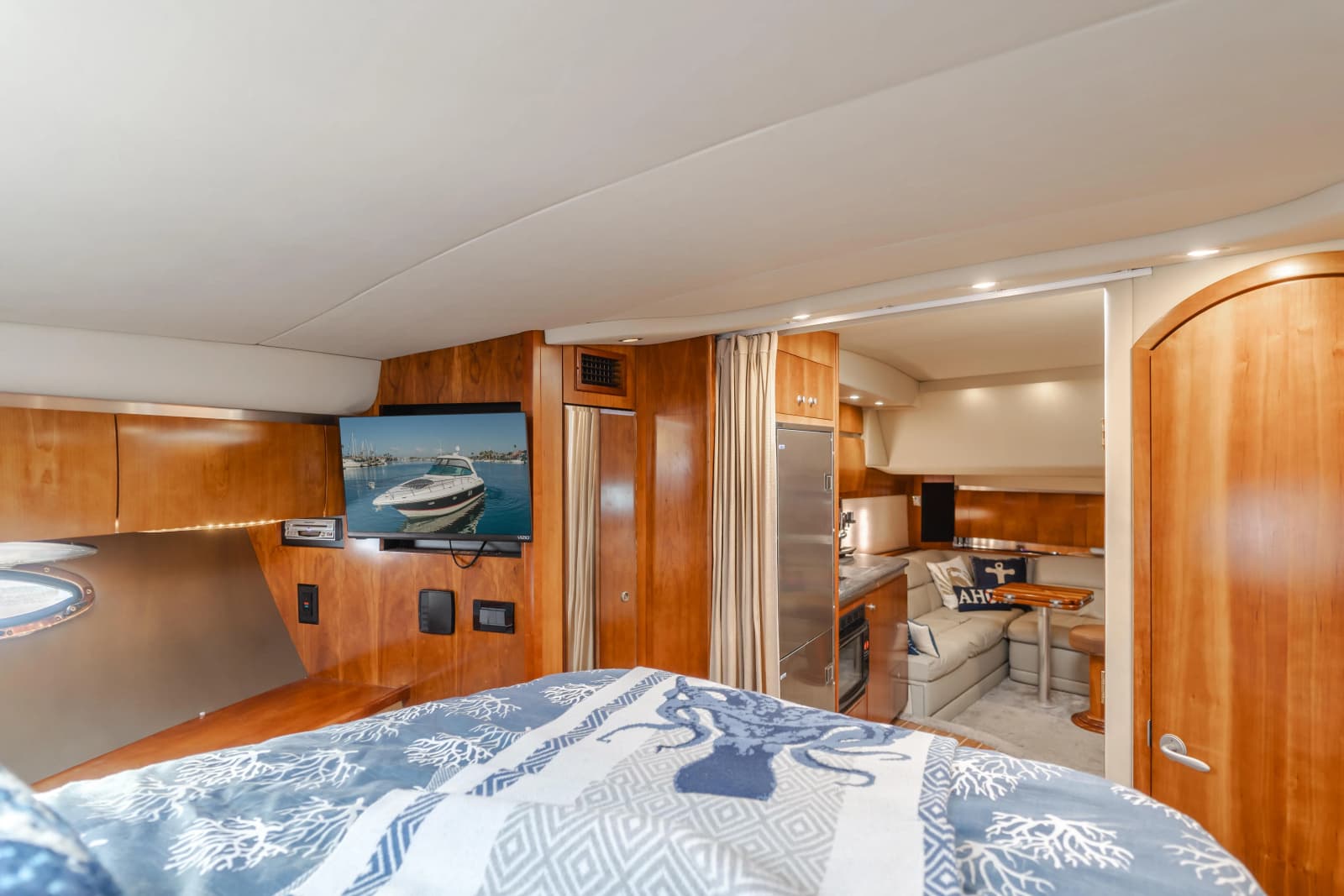 2006 Cruisers Yachts 420 Express - Photo 28