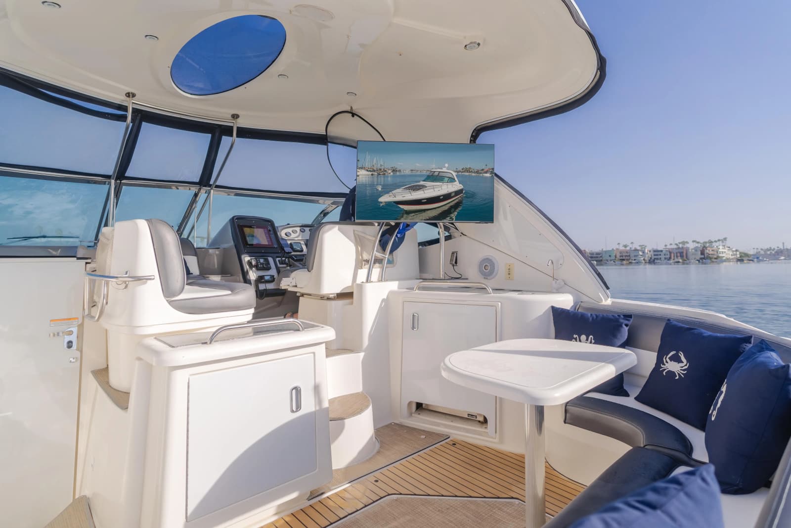 2006 Cruisers Yachts 420 Express - Photo 36